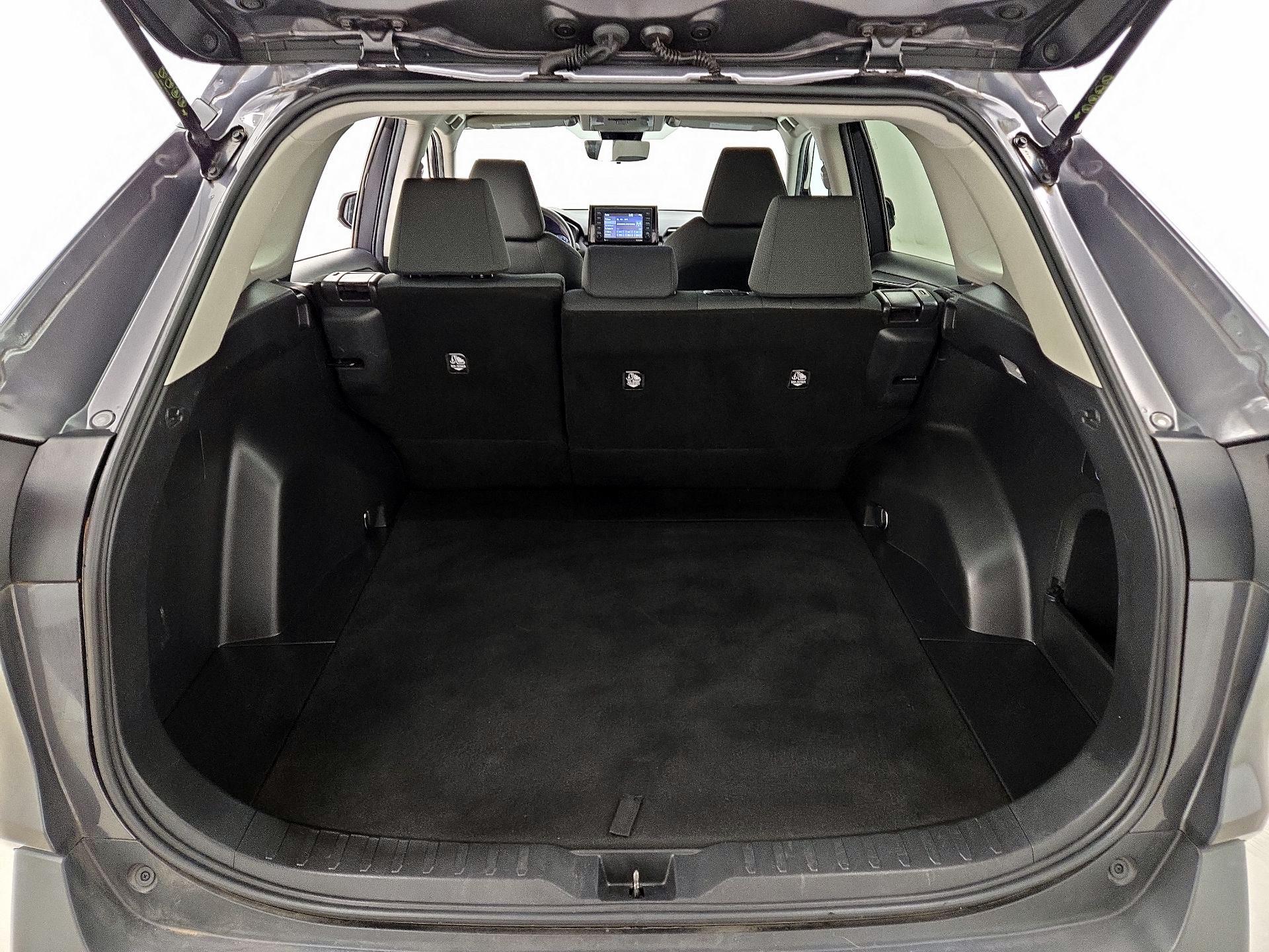 Thumbnail: 2021 Toyota RAV4 - 20