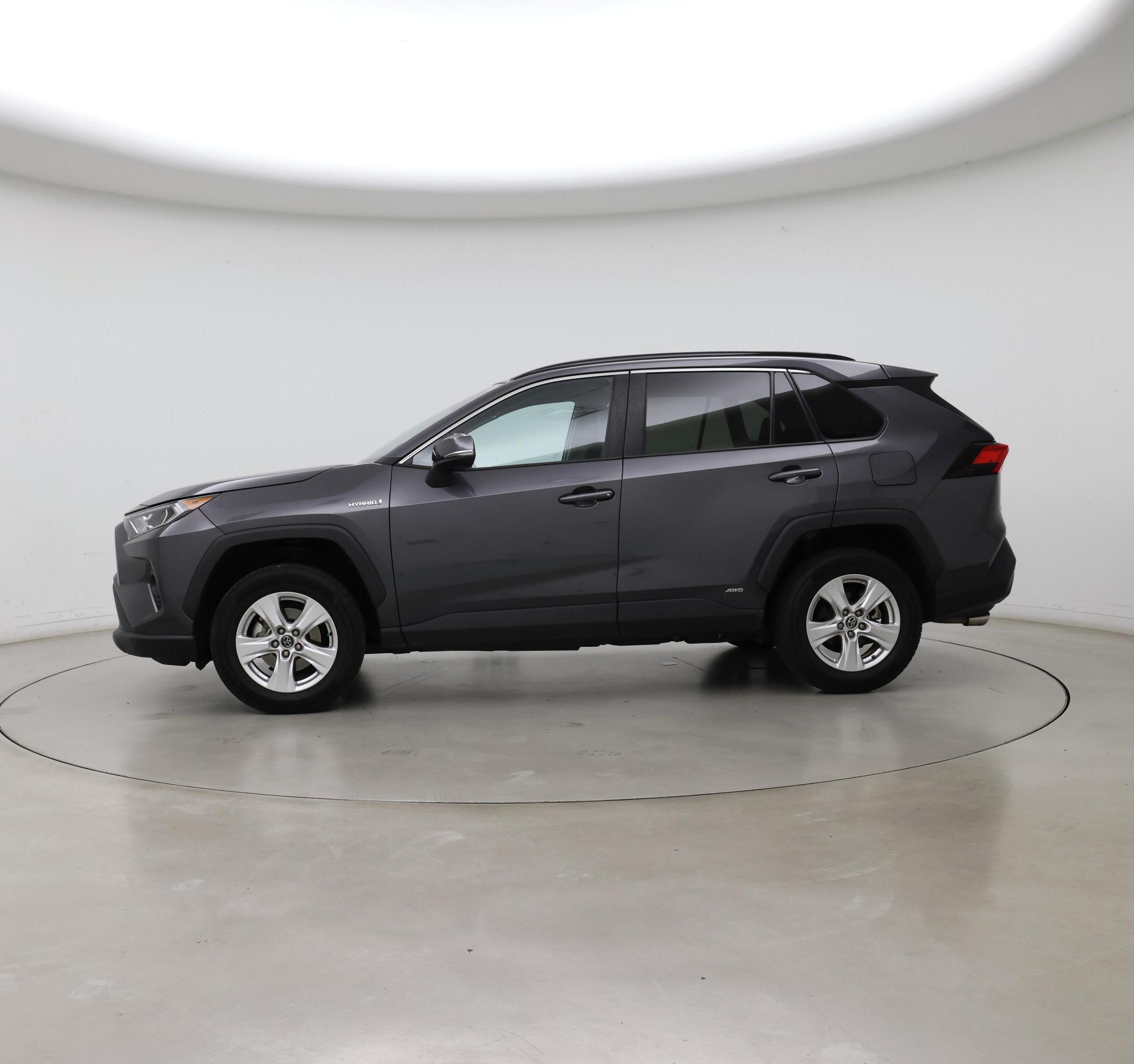 Thumbnail: 2021 Toyota RAV4 - 3
