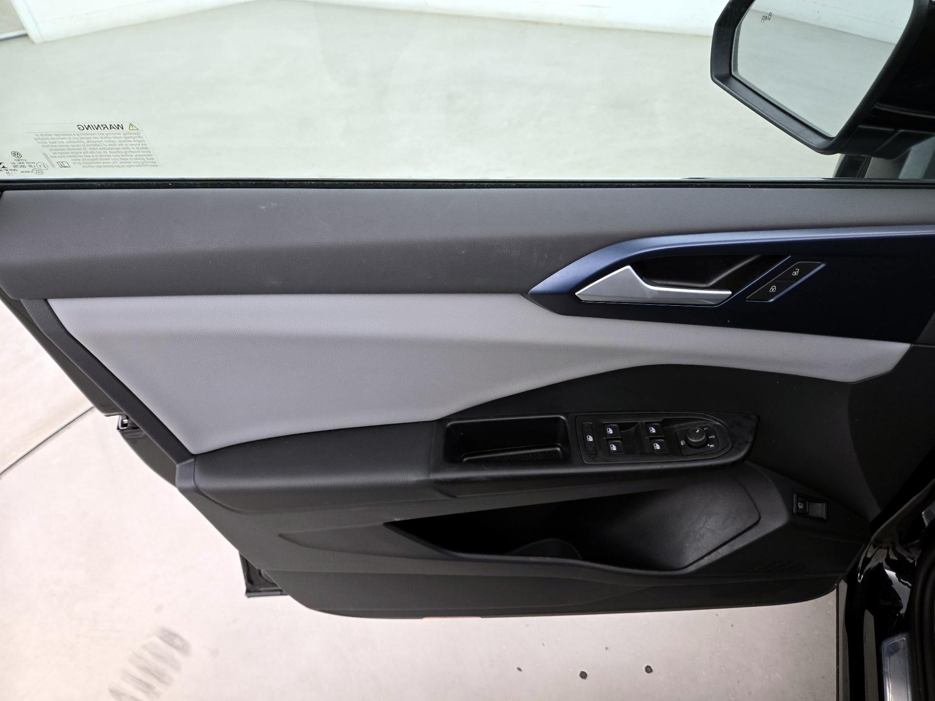 Thumbnail: 2022 Volkswagen Taos - 12