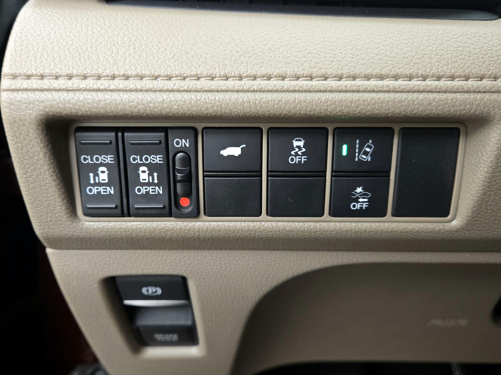 Thumbnail: 2019 Honda Odyssey - 13