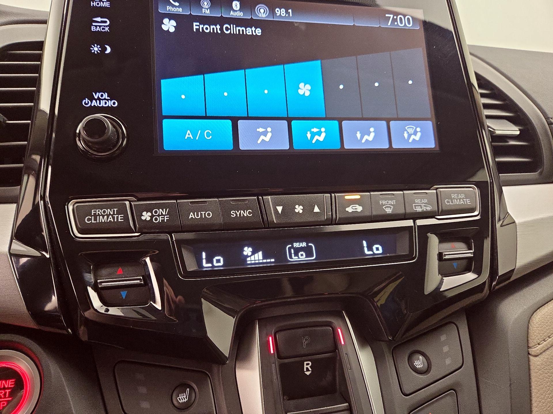 Thumbnail: 2019 Honda Odyssey - 16