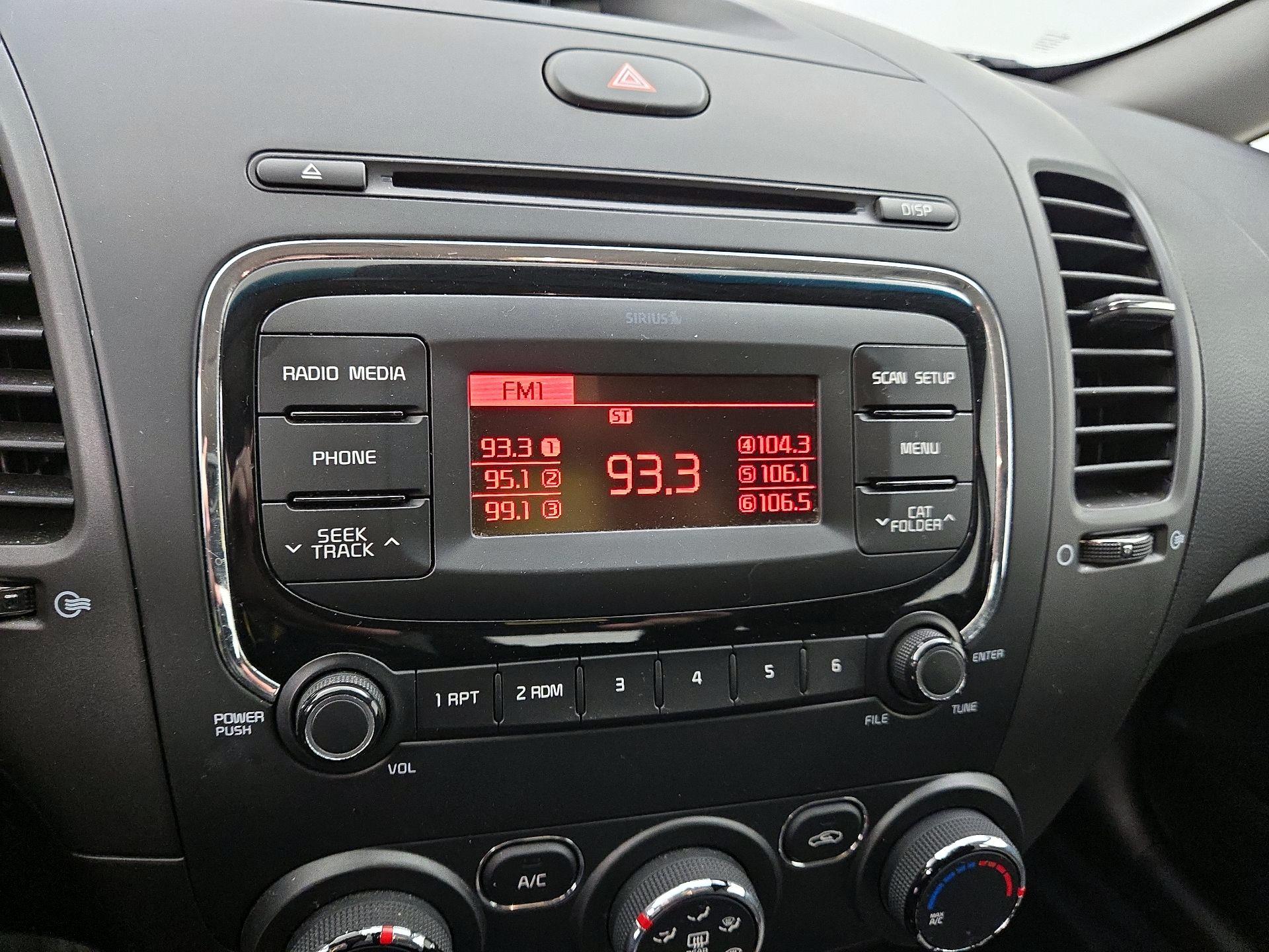 Thumbnail: 2017 Kia Forte - 14