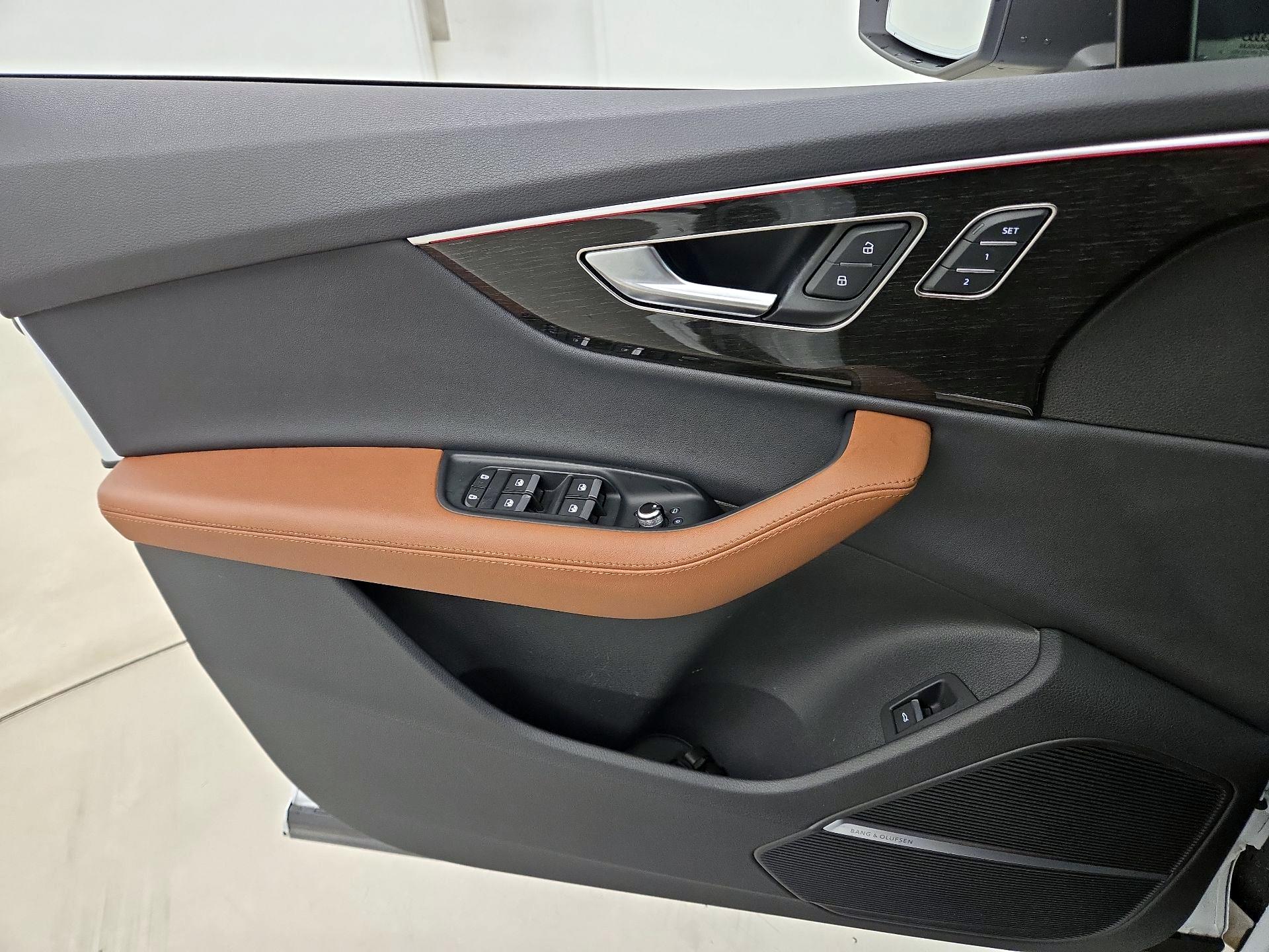 Thumbnail: 2023 Audi Q7 - 12