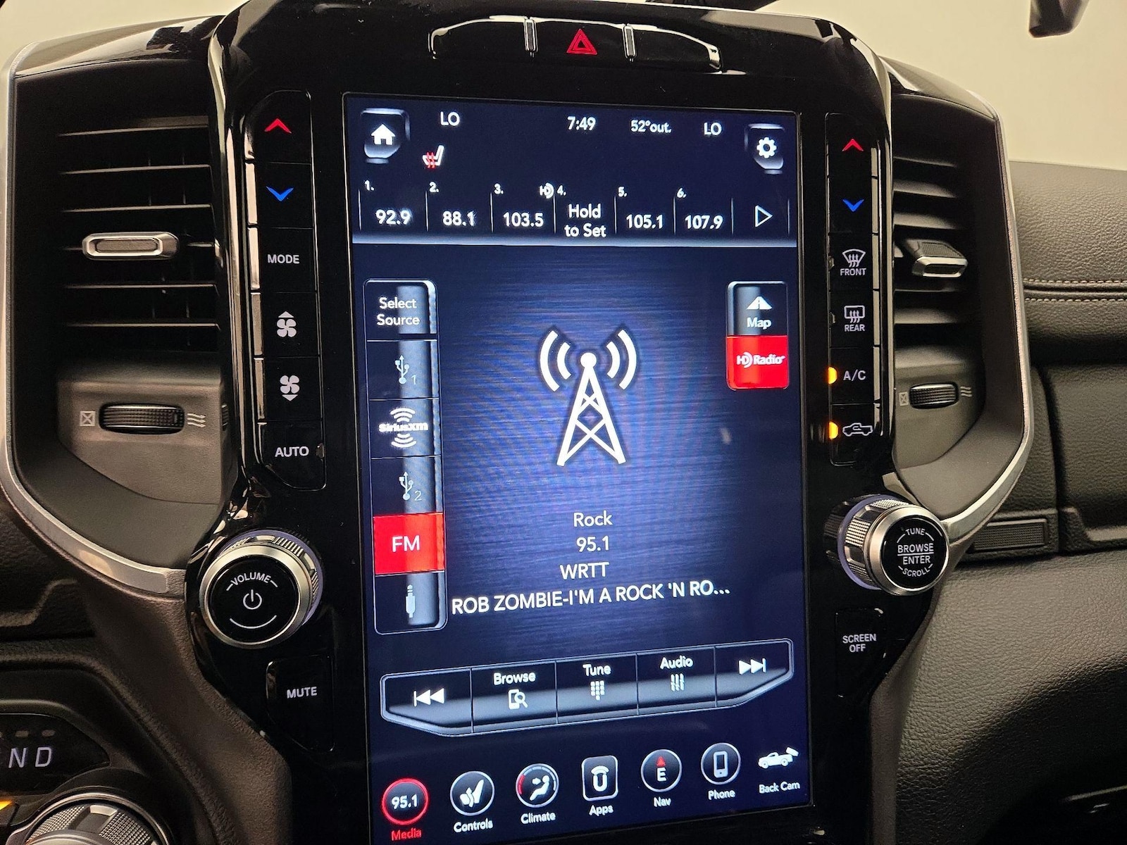 2021 RAM Ram 1500 Pickup Laramie - Photo 17