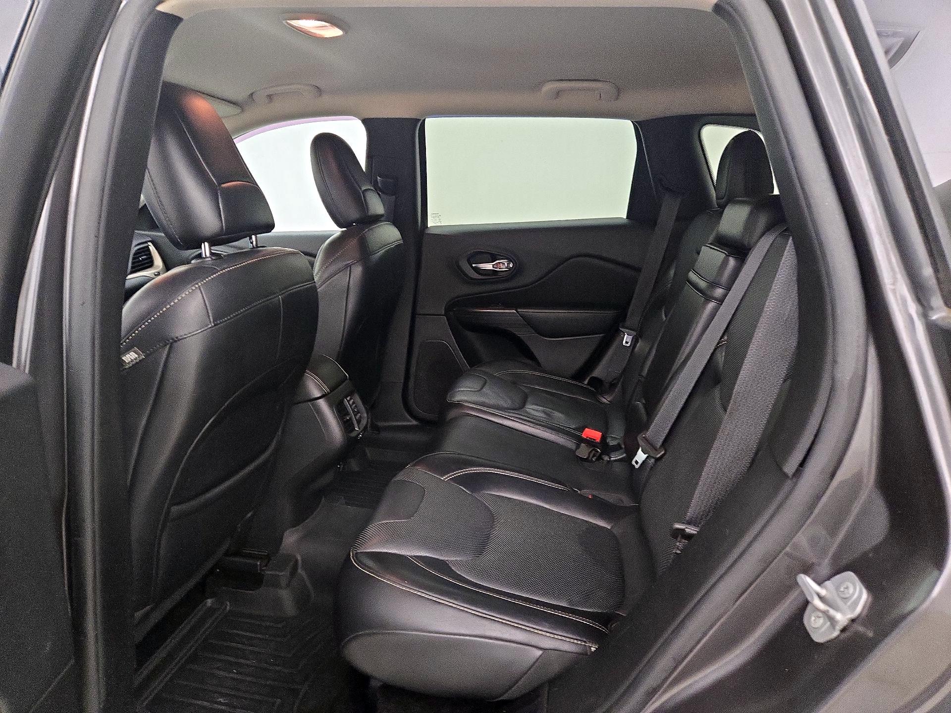 Thumbnail: 2015 Jeep Cherokee - 20