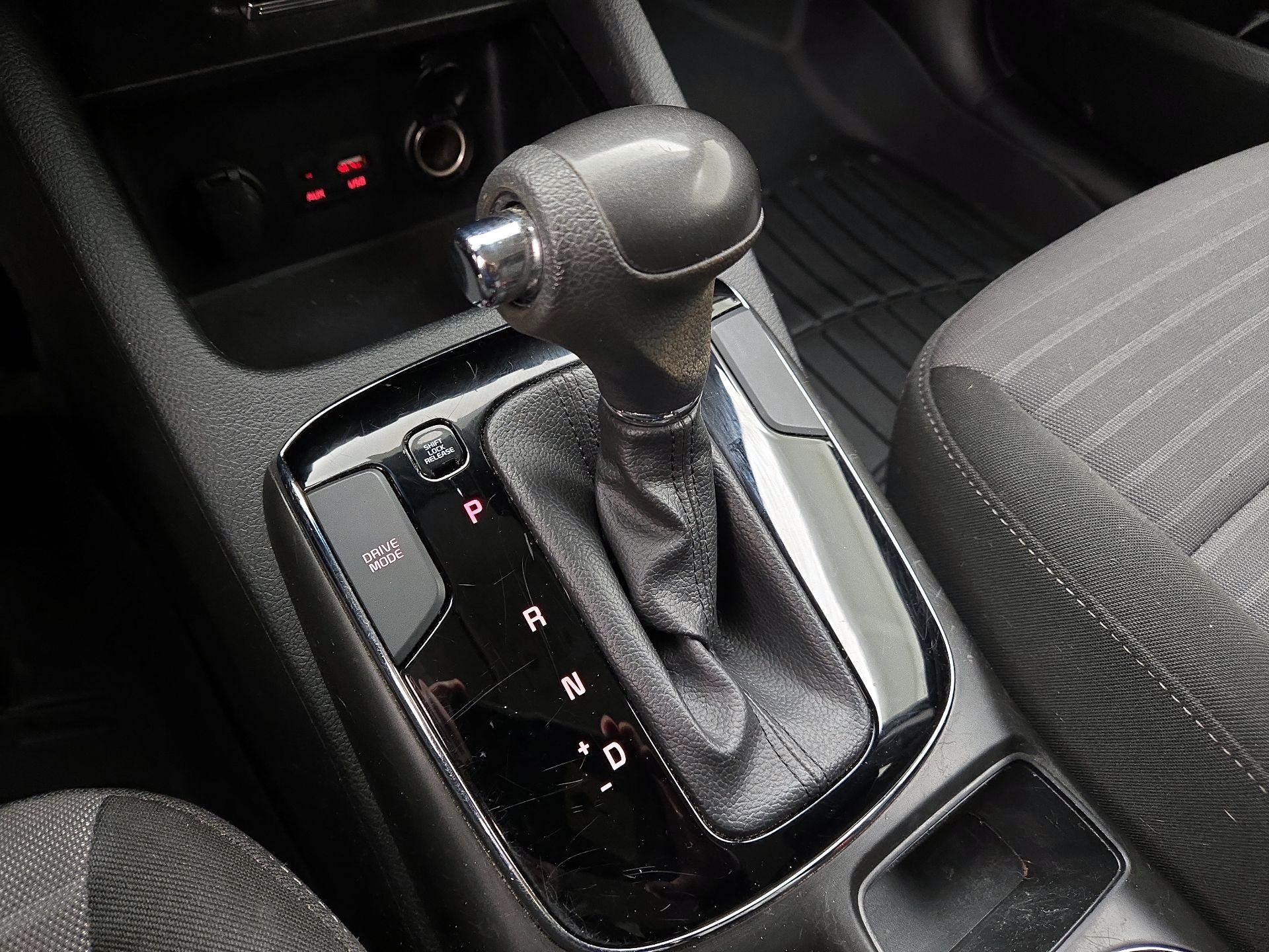 Thumbnail: 2018 Kia Forte - 17