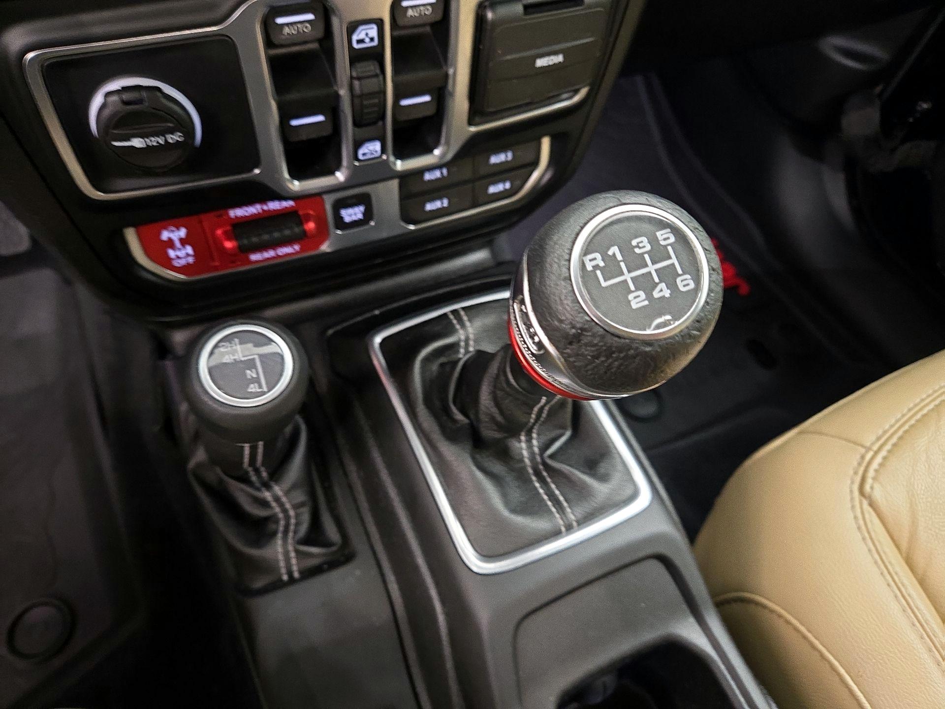 Thumbnail: 2019 Jeep Wrangler - 18