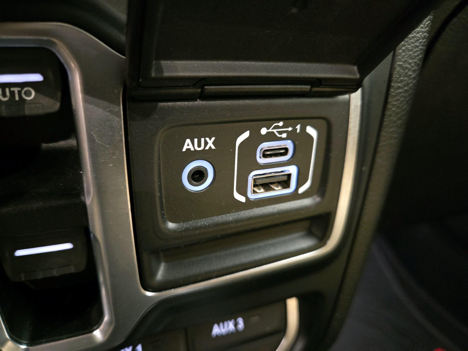 Thumbnail: 2019 Jeep Wrangler - 19