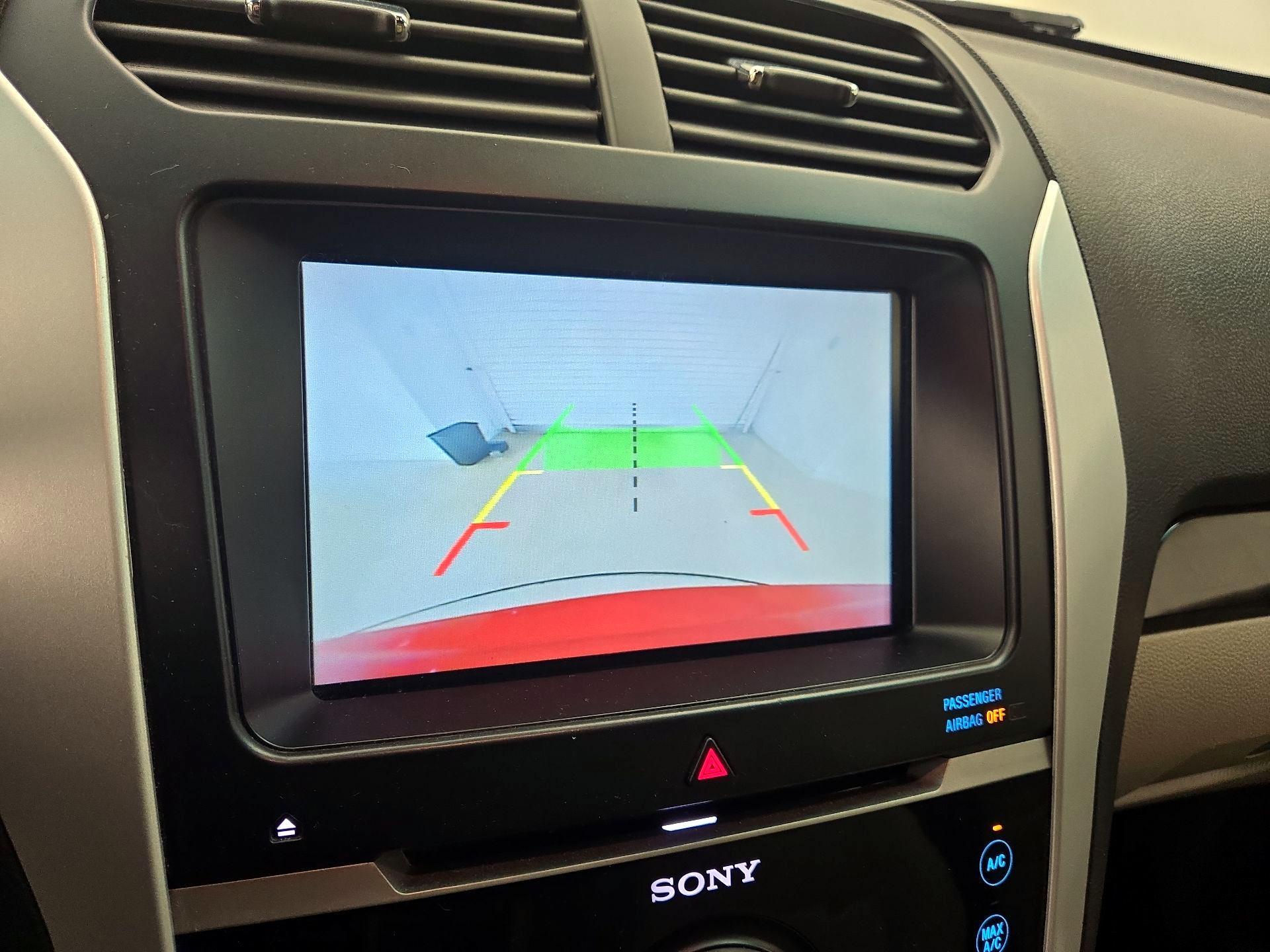 Thumbnail: 2015 Ford Explorer - 14