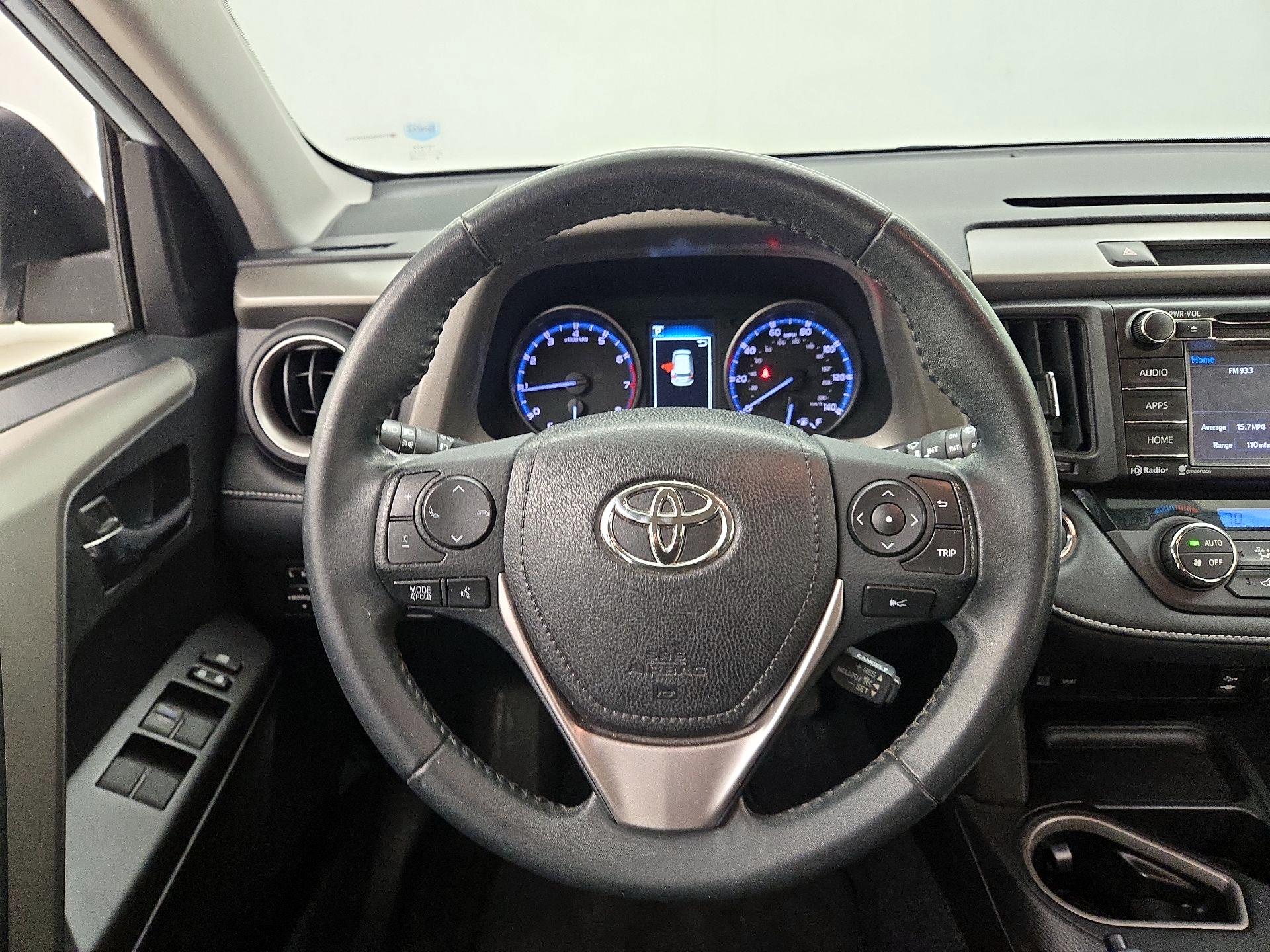 Thumbnail: 2018 Toyota RAV4 - 10