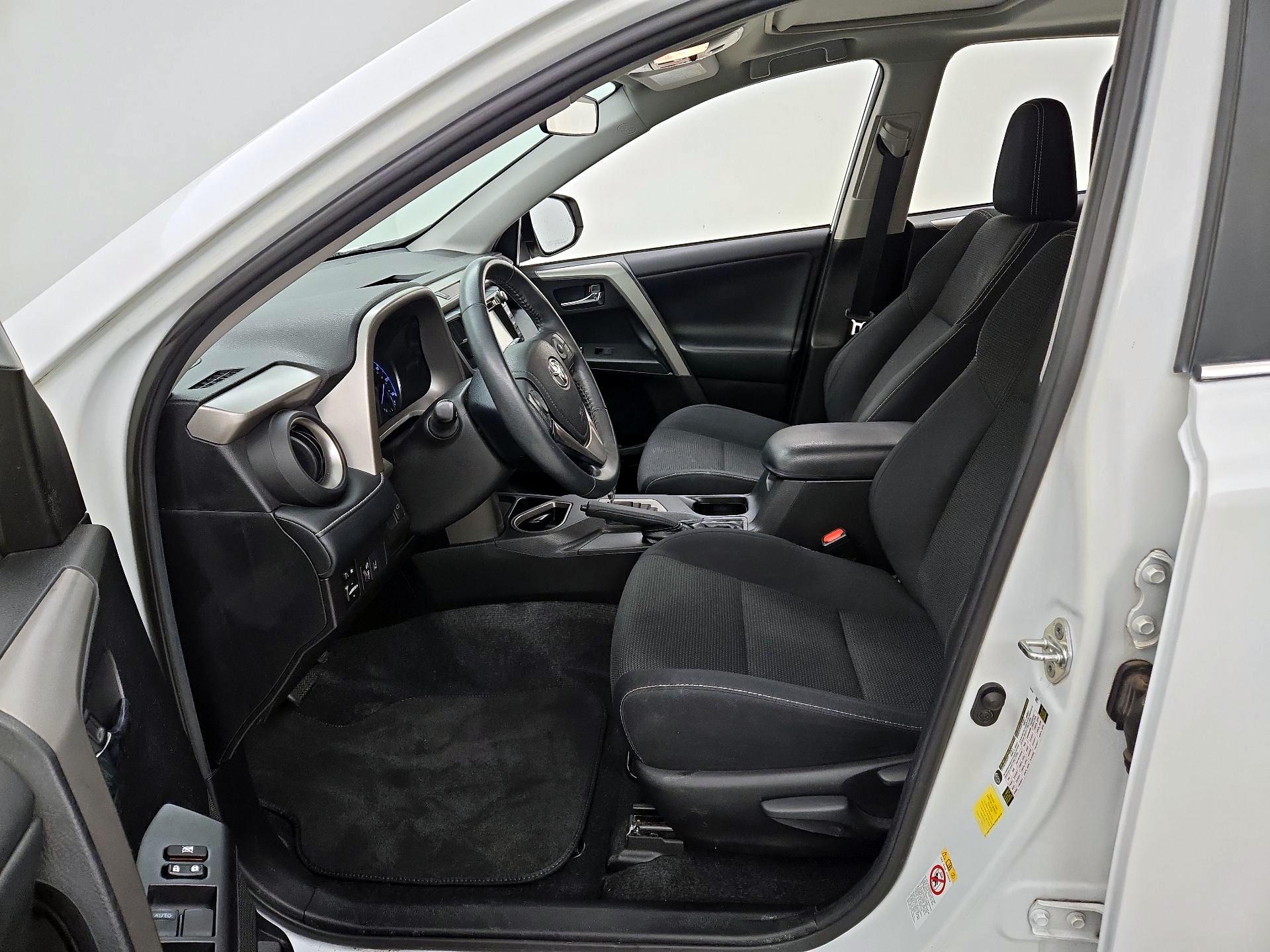 Thumbnail: 2018 Toyota RAV4 - 11