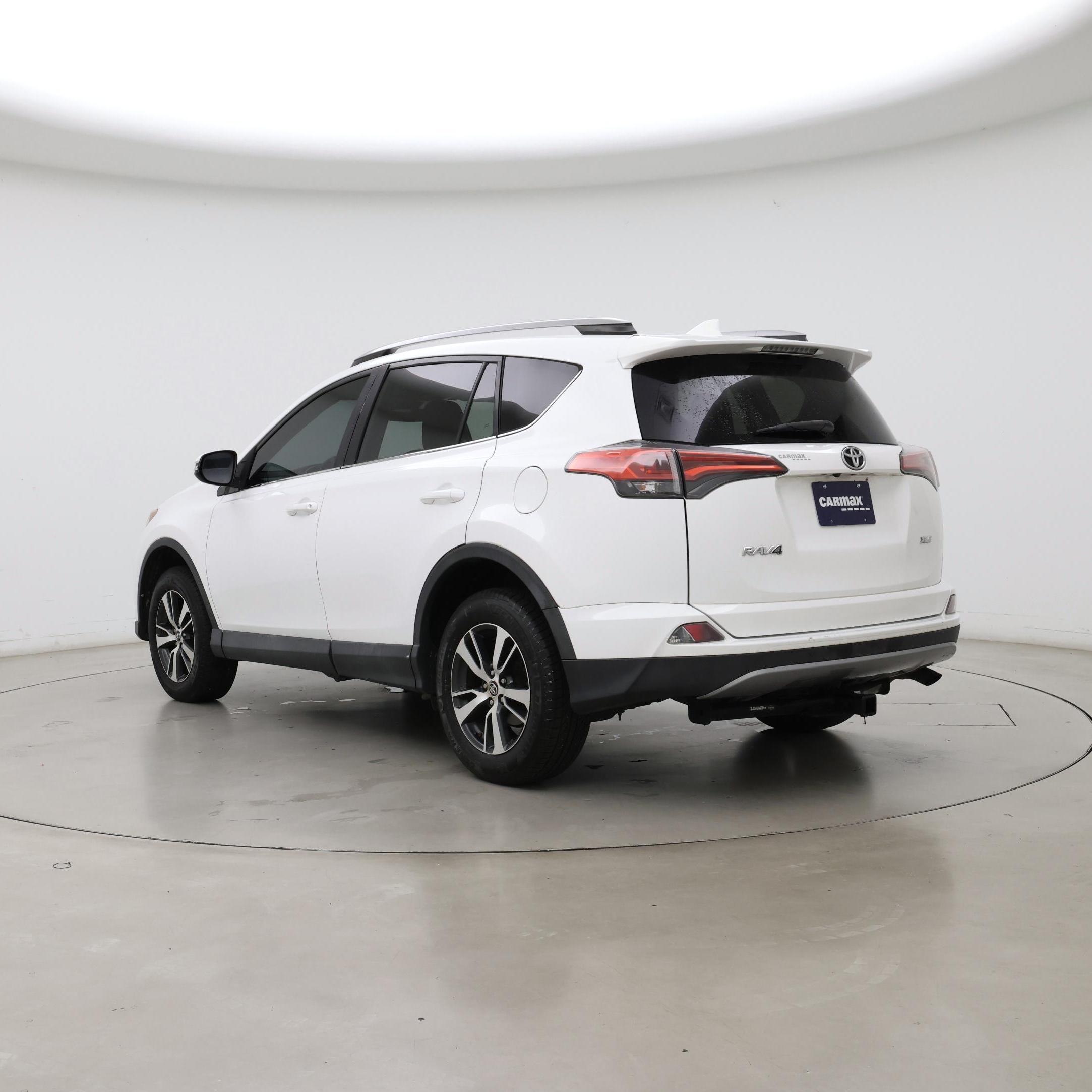 Thumbnail: 2018 Toyota RAV4 - 2