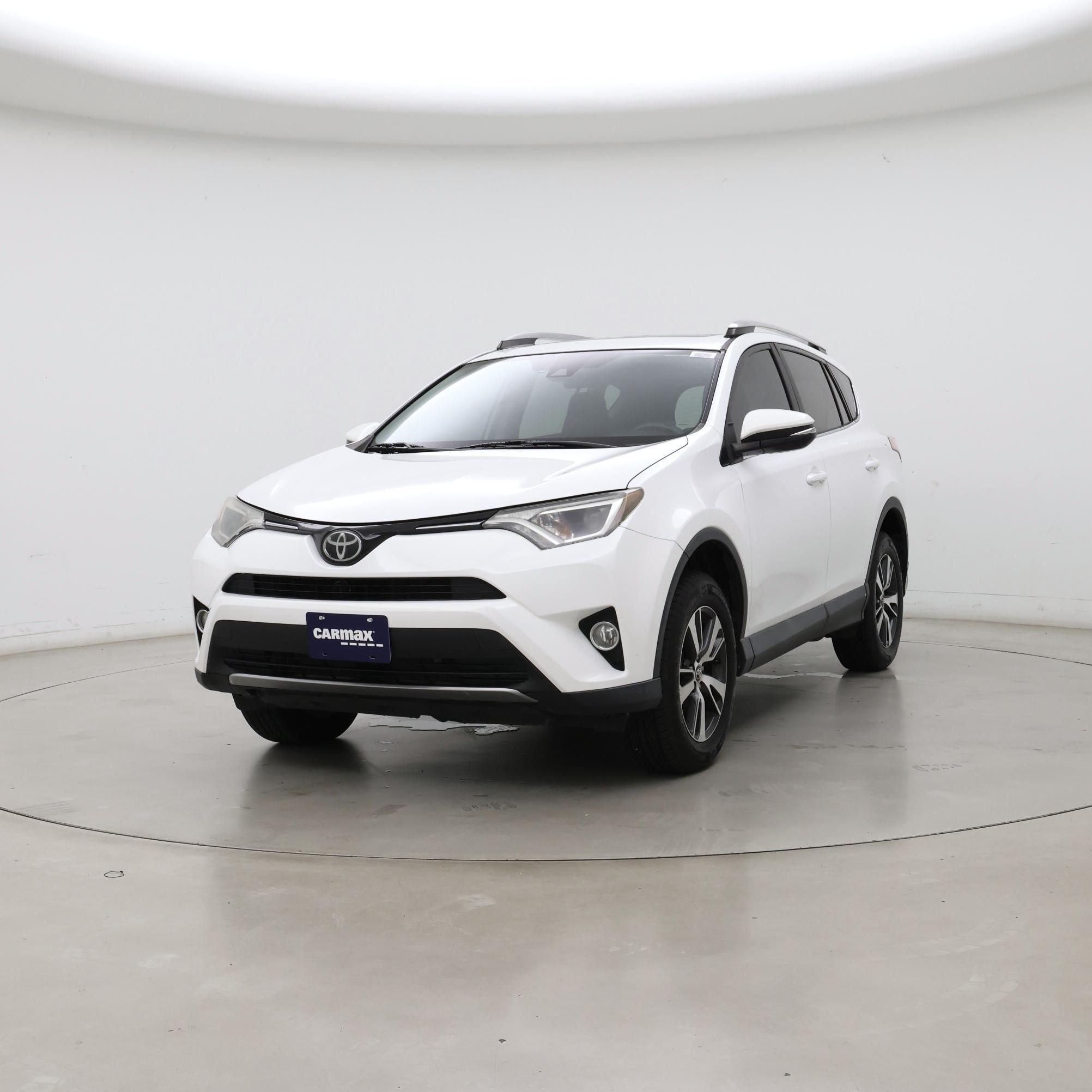 Thumbnail: 2018 Toyota RAV4 - 4