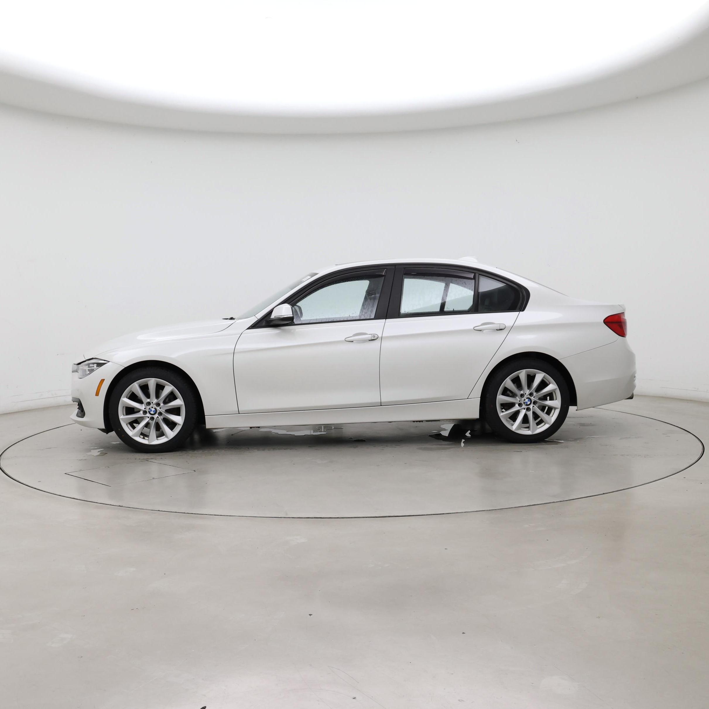 Thumbnail: 2018 BMW 3 Series - 3