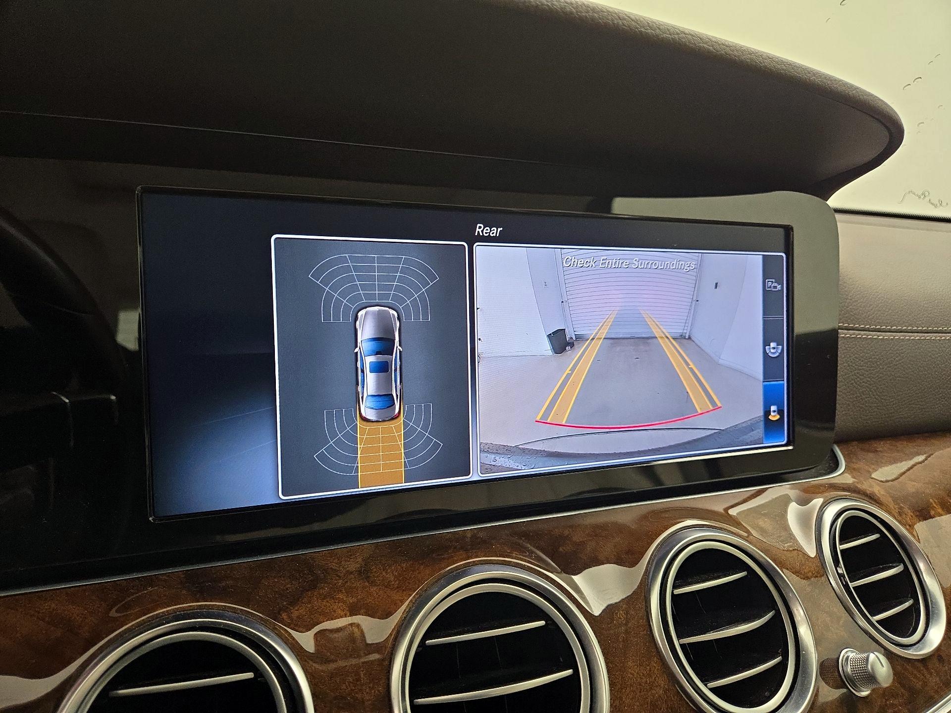 Thumbnail: 2018 Mercedes-Benz E-Class - 15