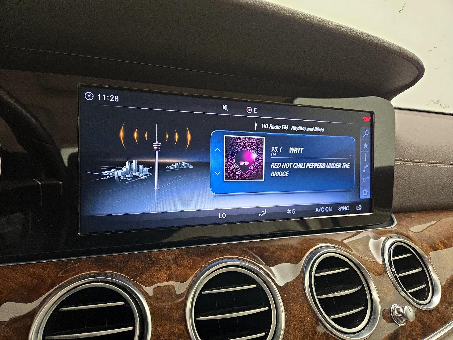 Thumbnail: 2018 Mercedes-Benz E-Class - 16