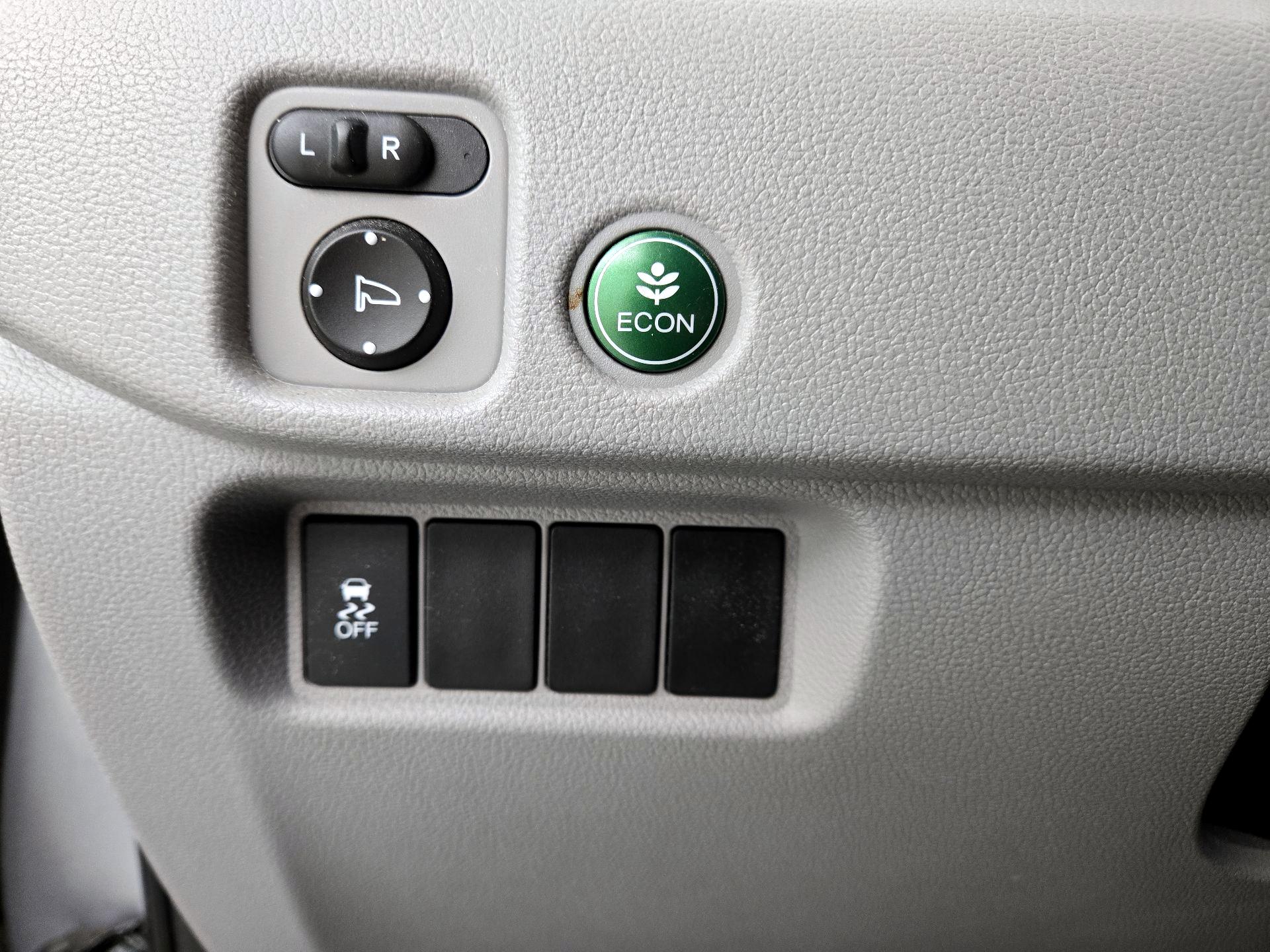 Thumbnail: 2017 Honda Pilot - 13