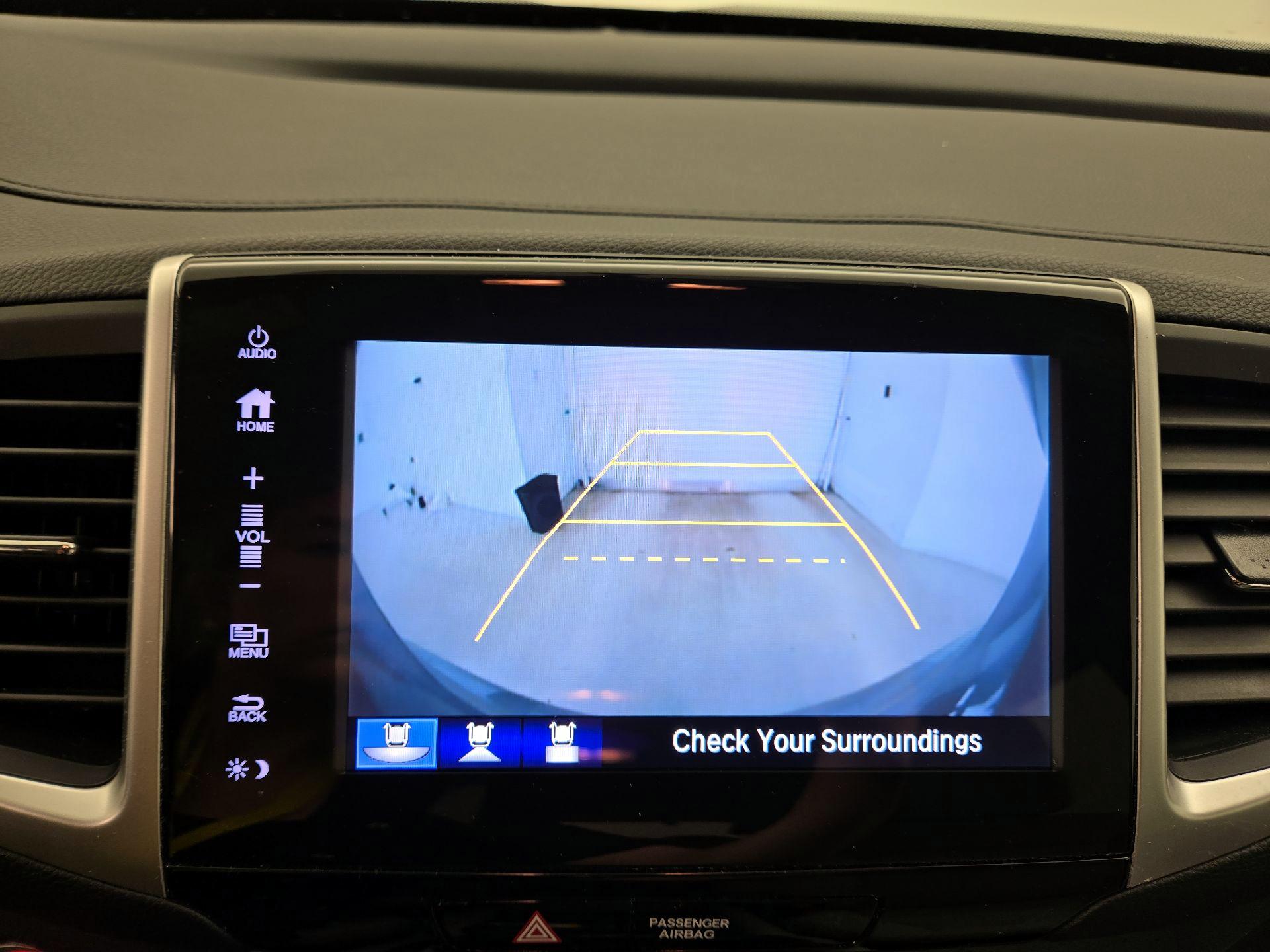 Thumbnail: 2017 Honda Pilot - 14