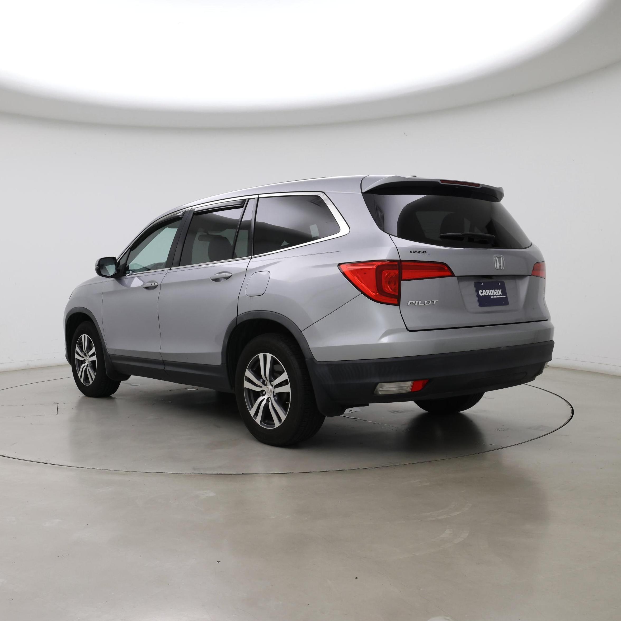 Thumbnail: 2017 Honda Pilot - 2