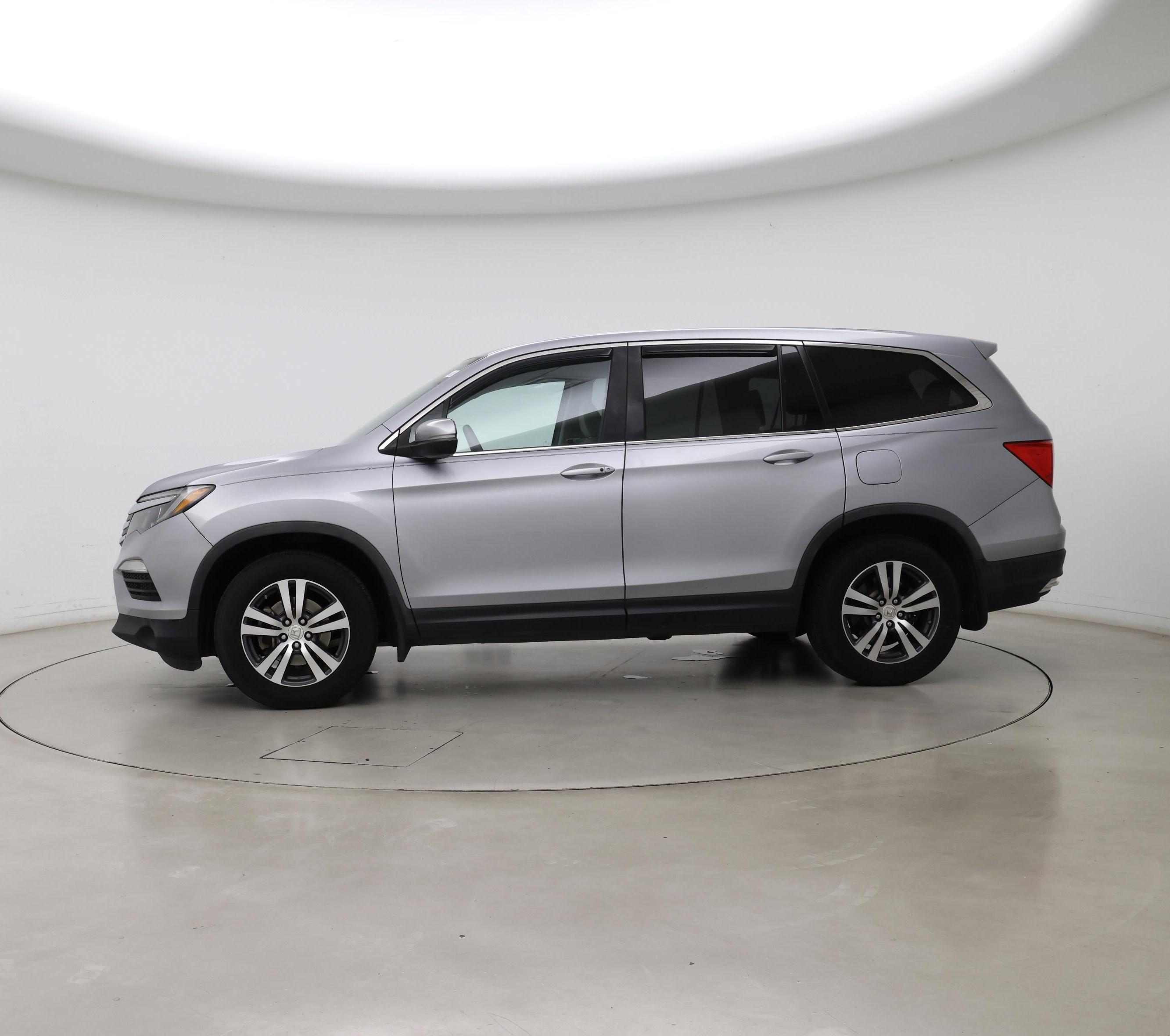 Thumbnail: 2017 Honda Pilot - 3