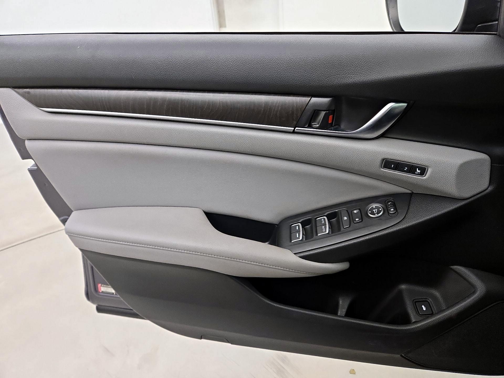 Thumbnail: 2018 Honda Accord - 12