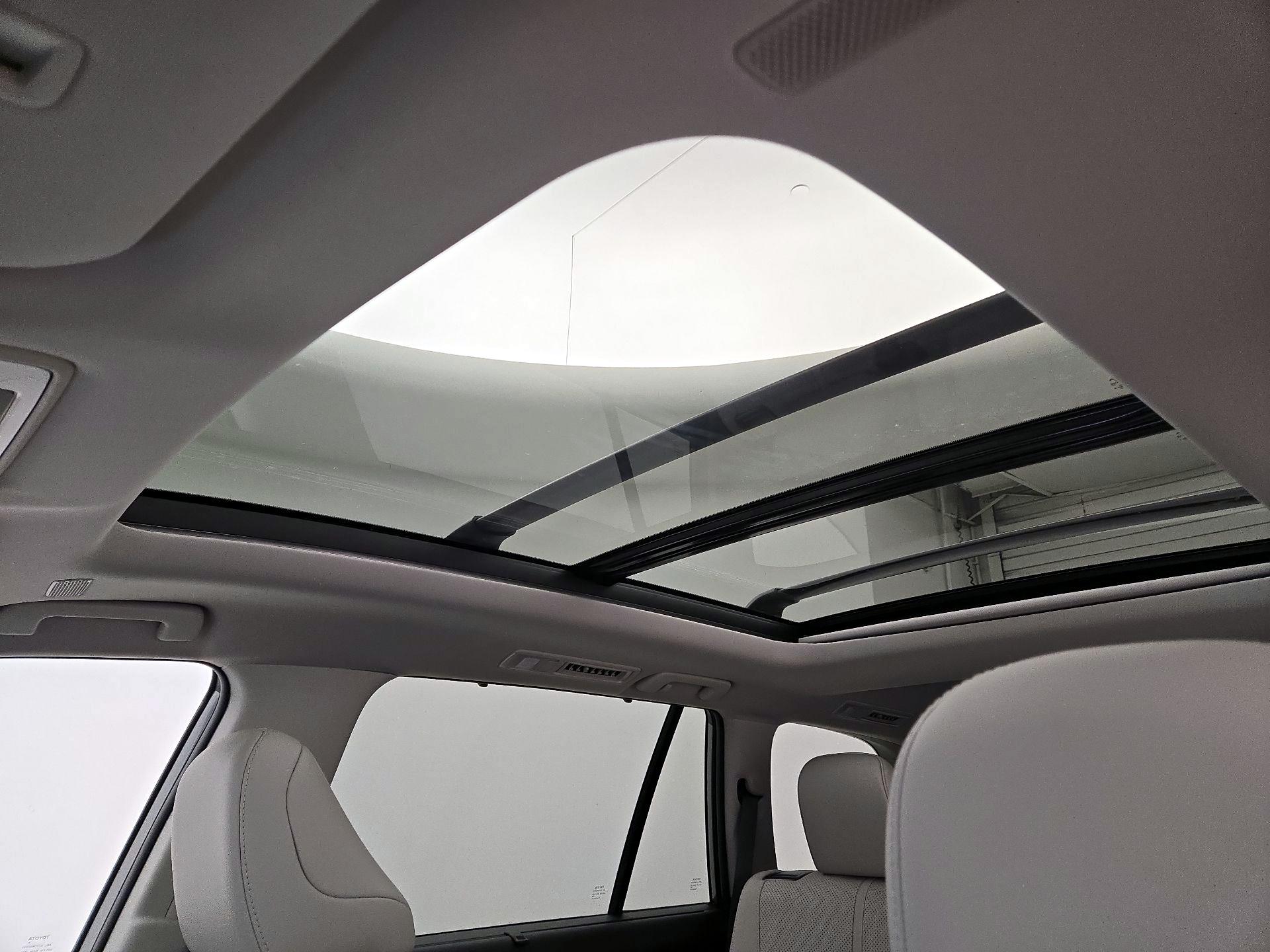 Thumbnail: 2026 Toyota Highlander - 19