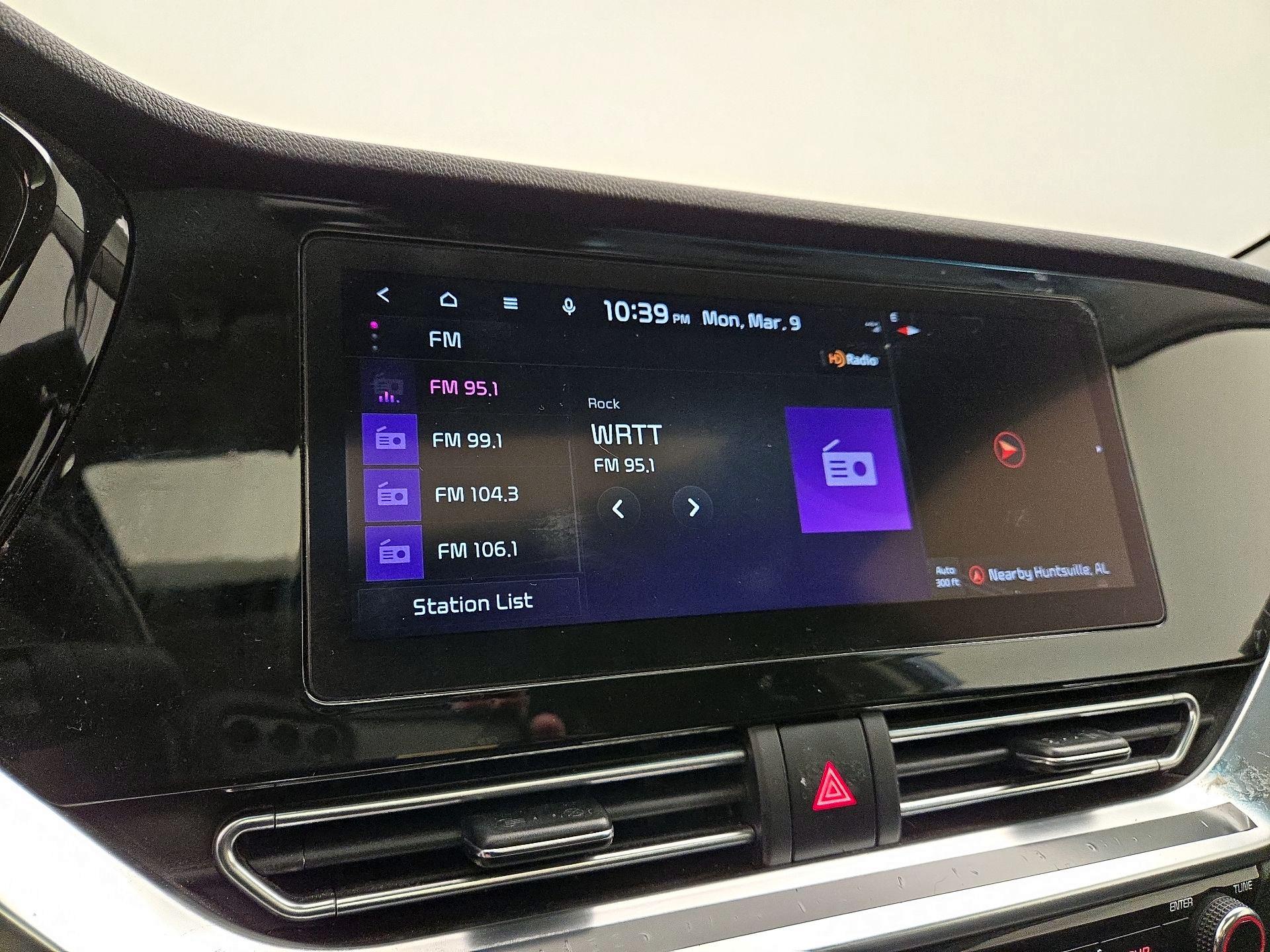 Thumbnail: 2022 Kia Niro - 16