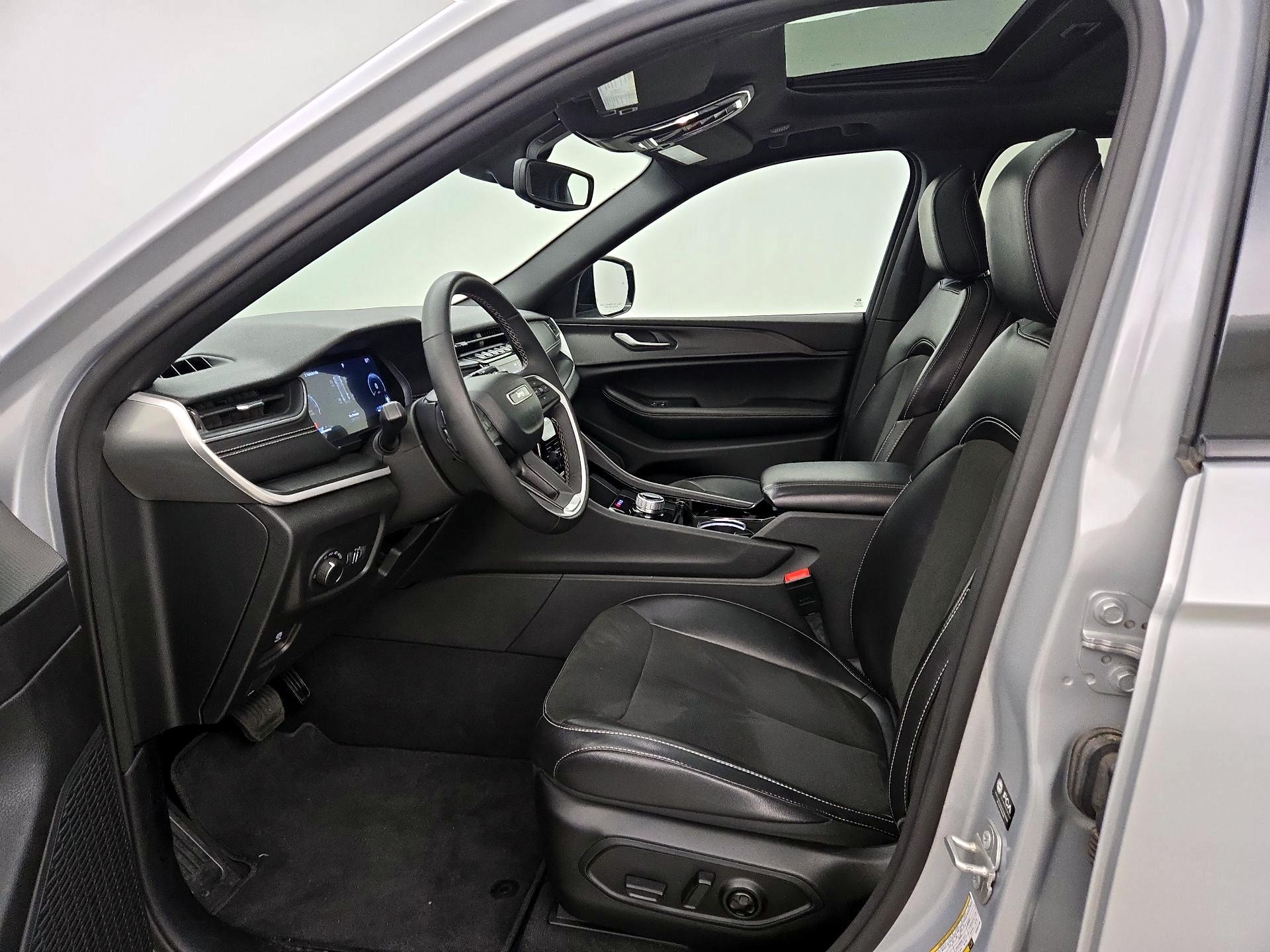 Thumbnail: 2023 Jeep Grand Cherokee - 11