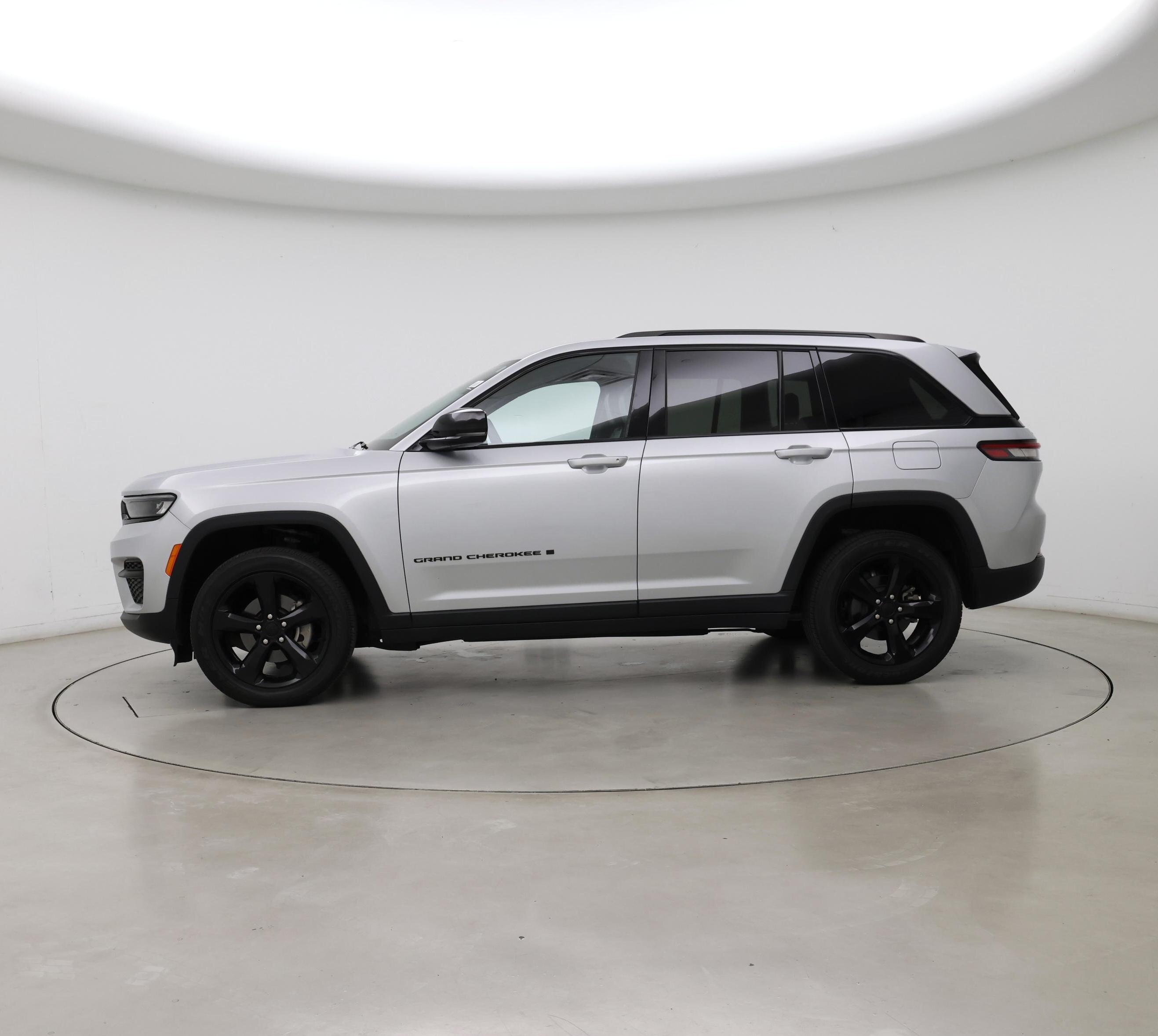 Thumbnail: 2023 Jeep Grand Cherokee - 3