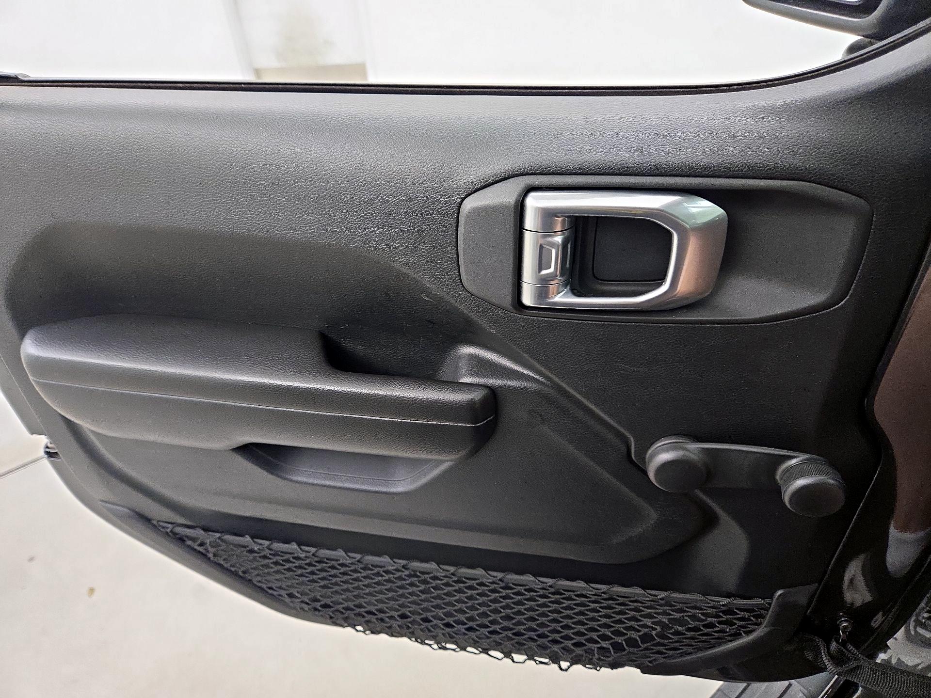 Thumbnail: 2021 Jeep Gladiator - 12