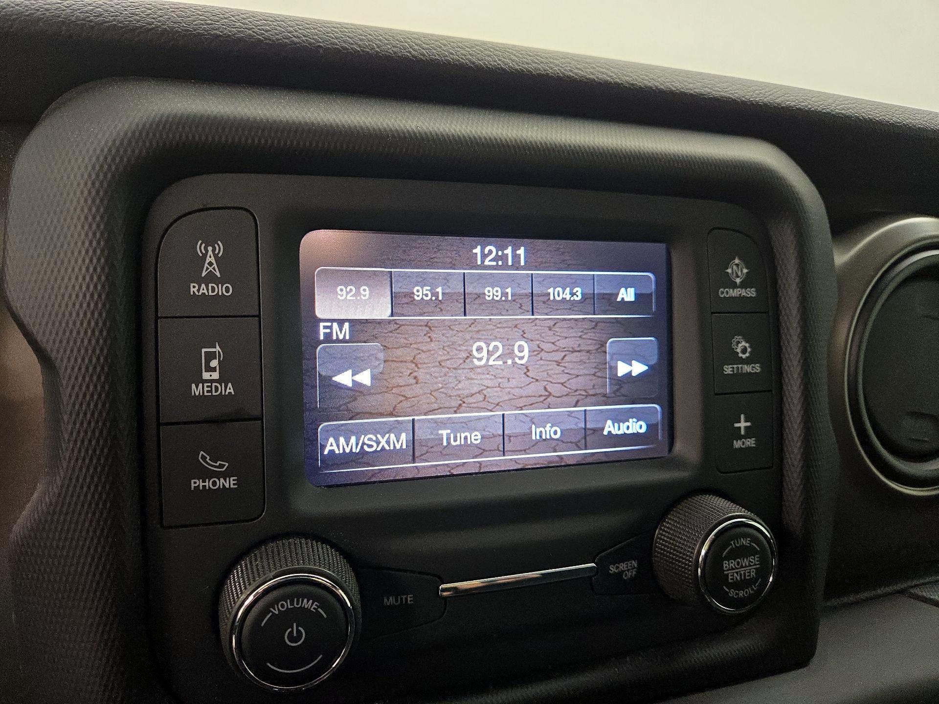 Thumbnail: 2021 Jeep Gladiator - 15