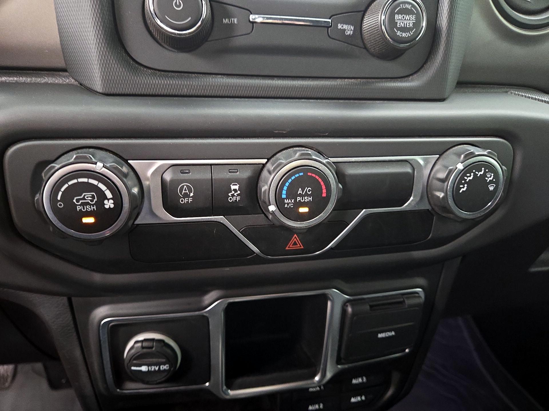 Thumbnail: 2021 Jeep Gladiator - 16