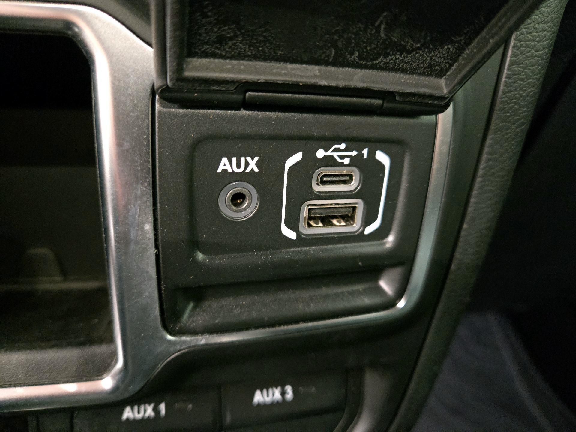 Thumbnail: 2021 Jeep Gladiator - 18