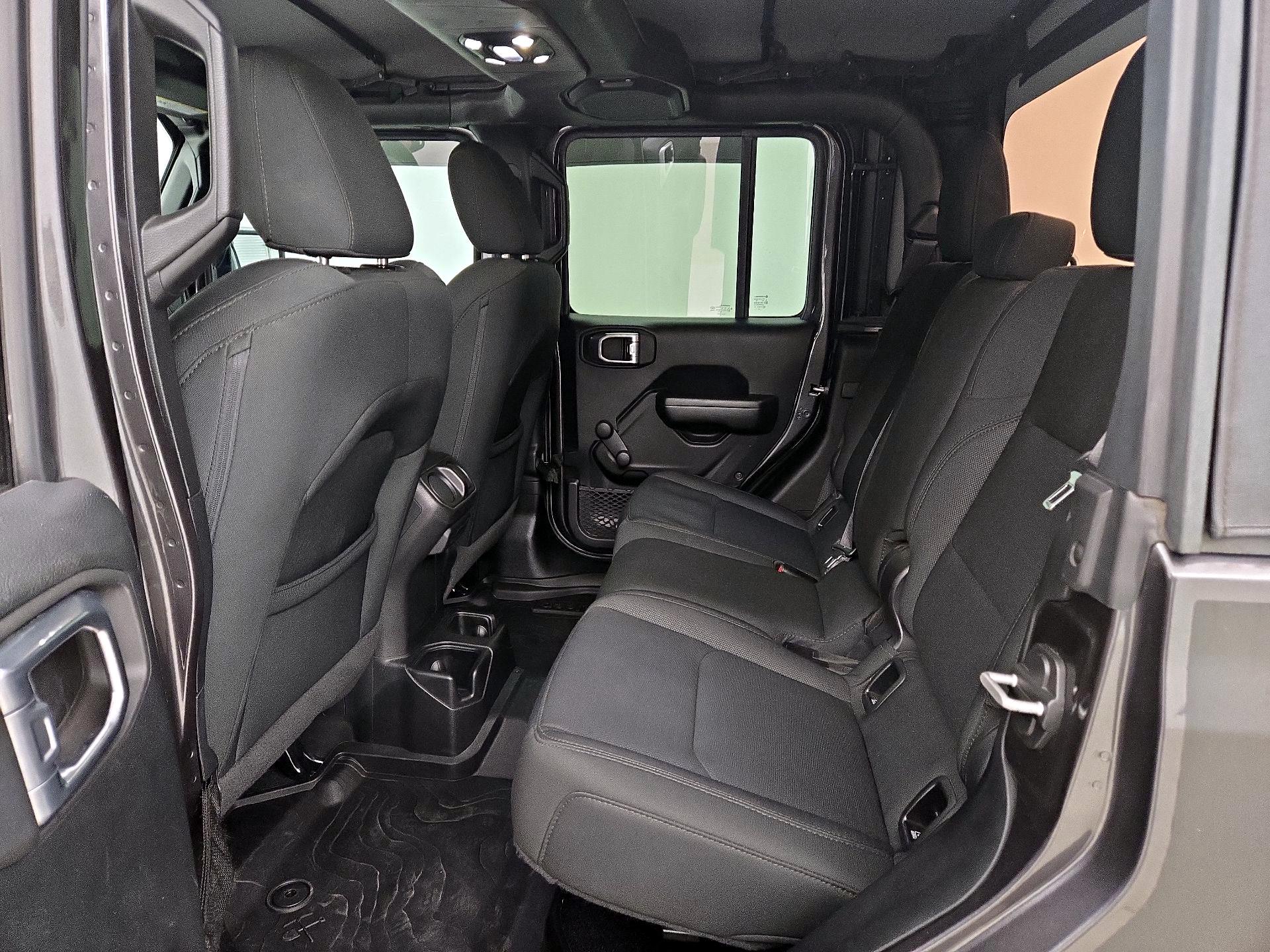 Thumbnail: 2021 Jeep Gladiator - 19