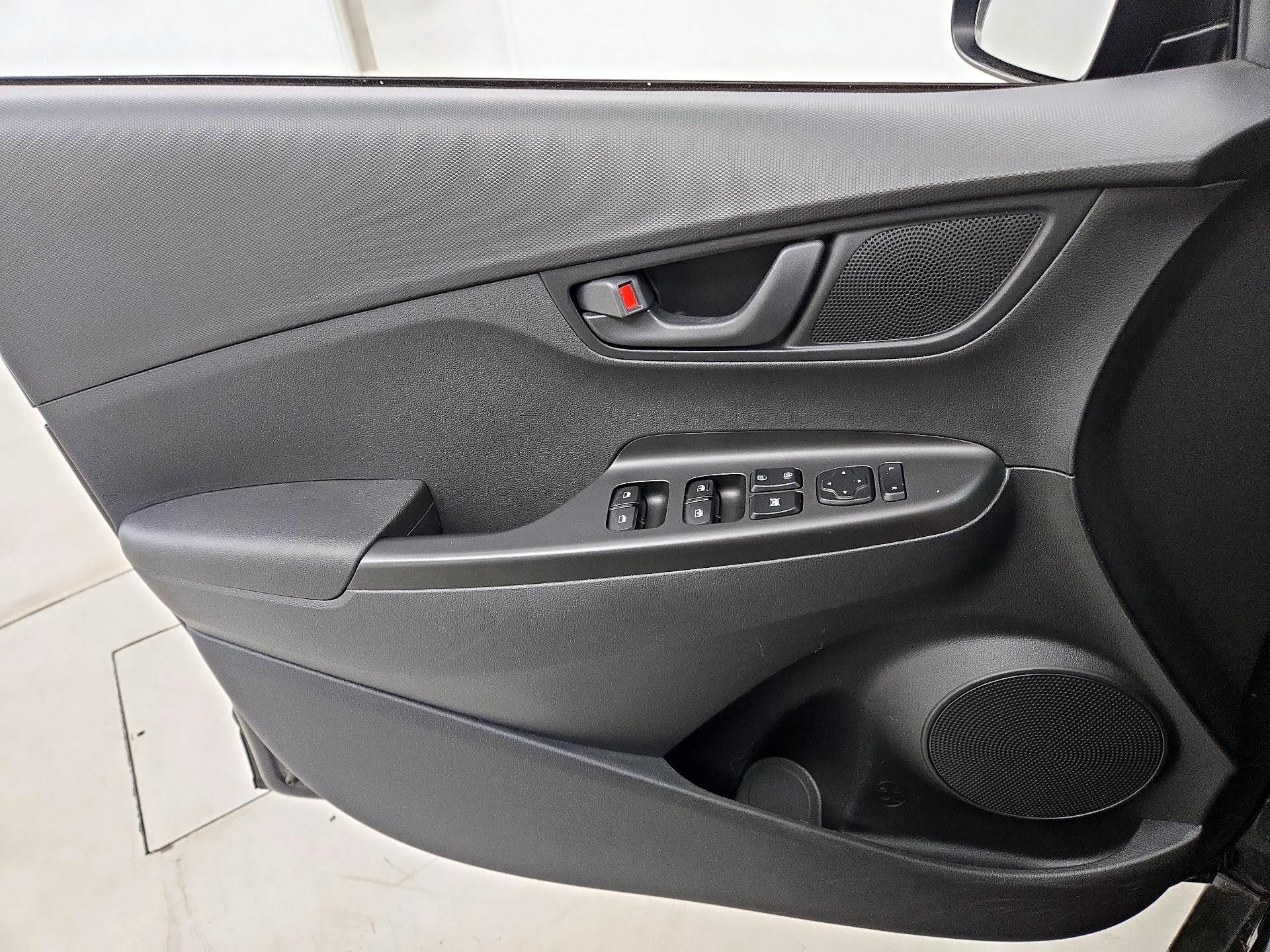 Thumbnail: 2021 Hyundai Kona - 12