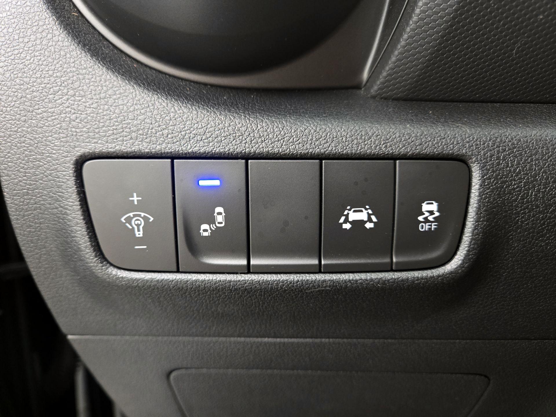 Thumbnail: 2021 Hyundai Kona - 13