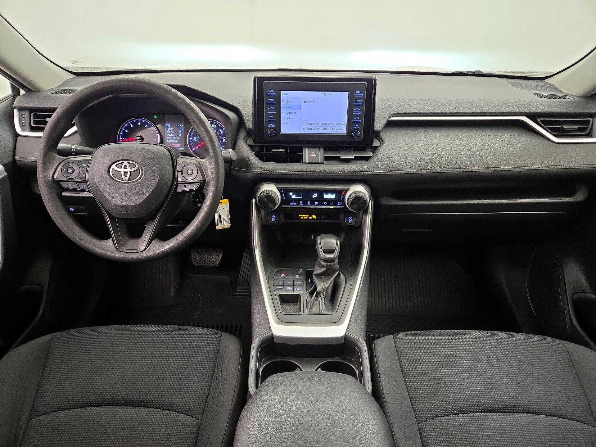 Thumbnail: 2019 Toyota RAV4 - 9