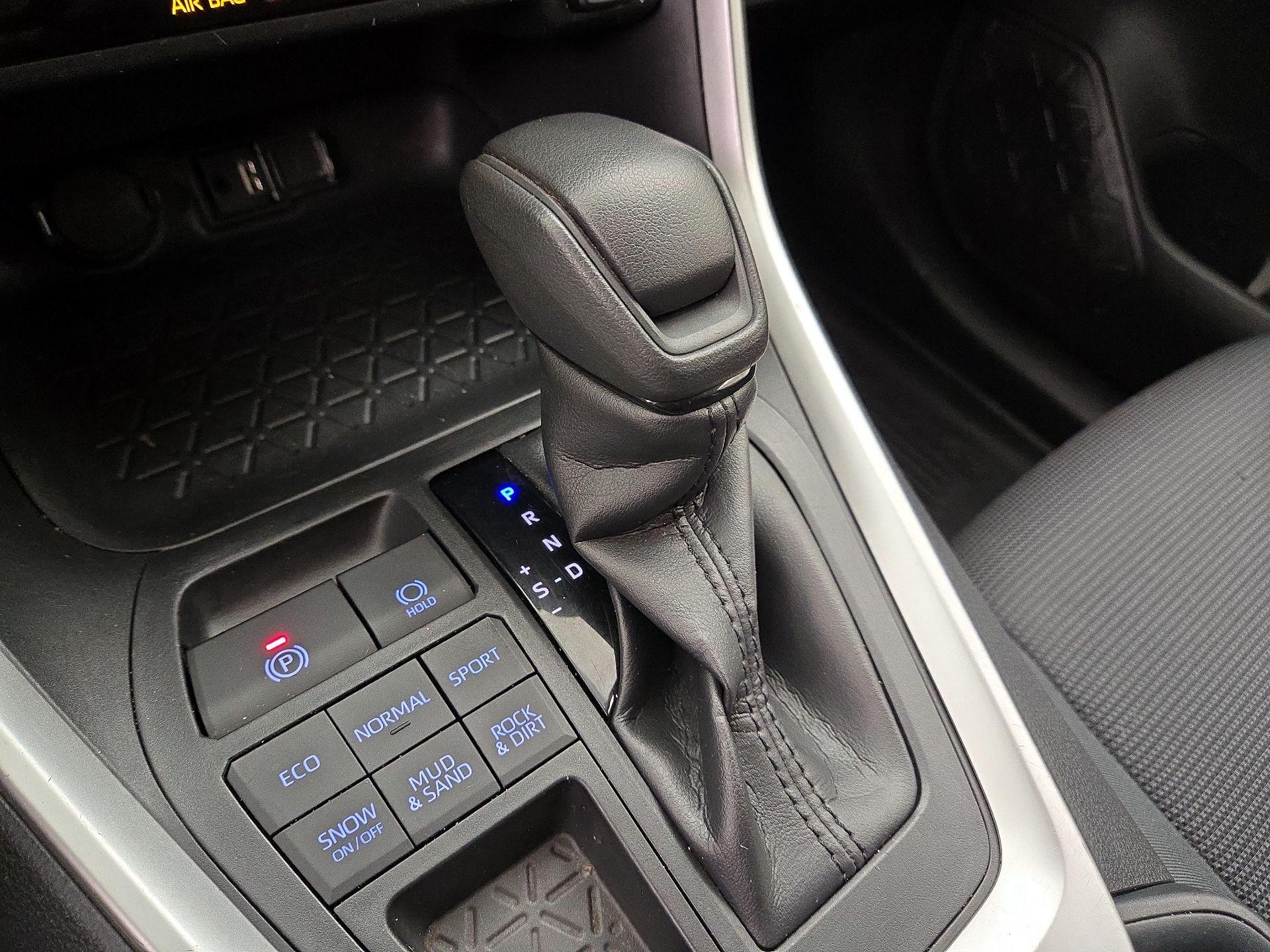 Thumbnail: 2019 Toyota RAV4 - 17