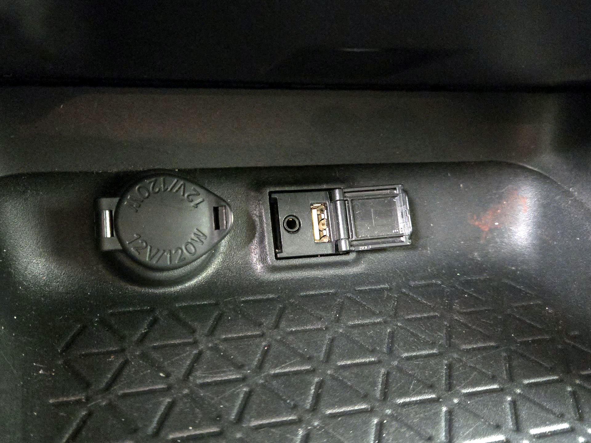 Thumbnail: 2019 Toyota RAV4 - 18