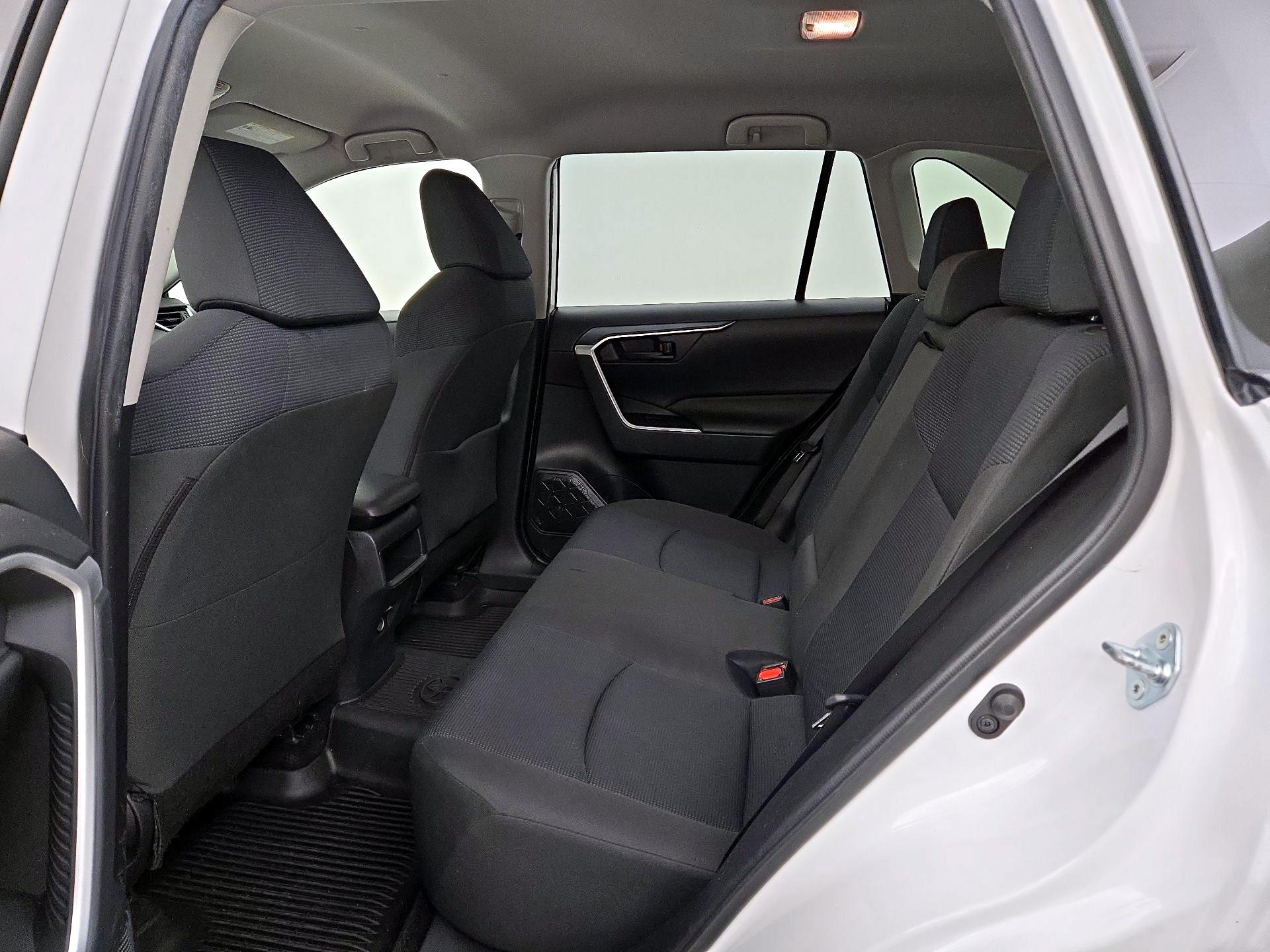 Thumbnail: 2019 Toyota RAV4 - 19