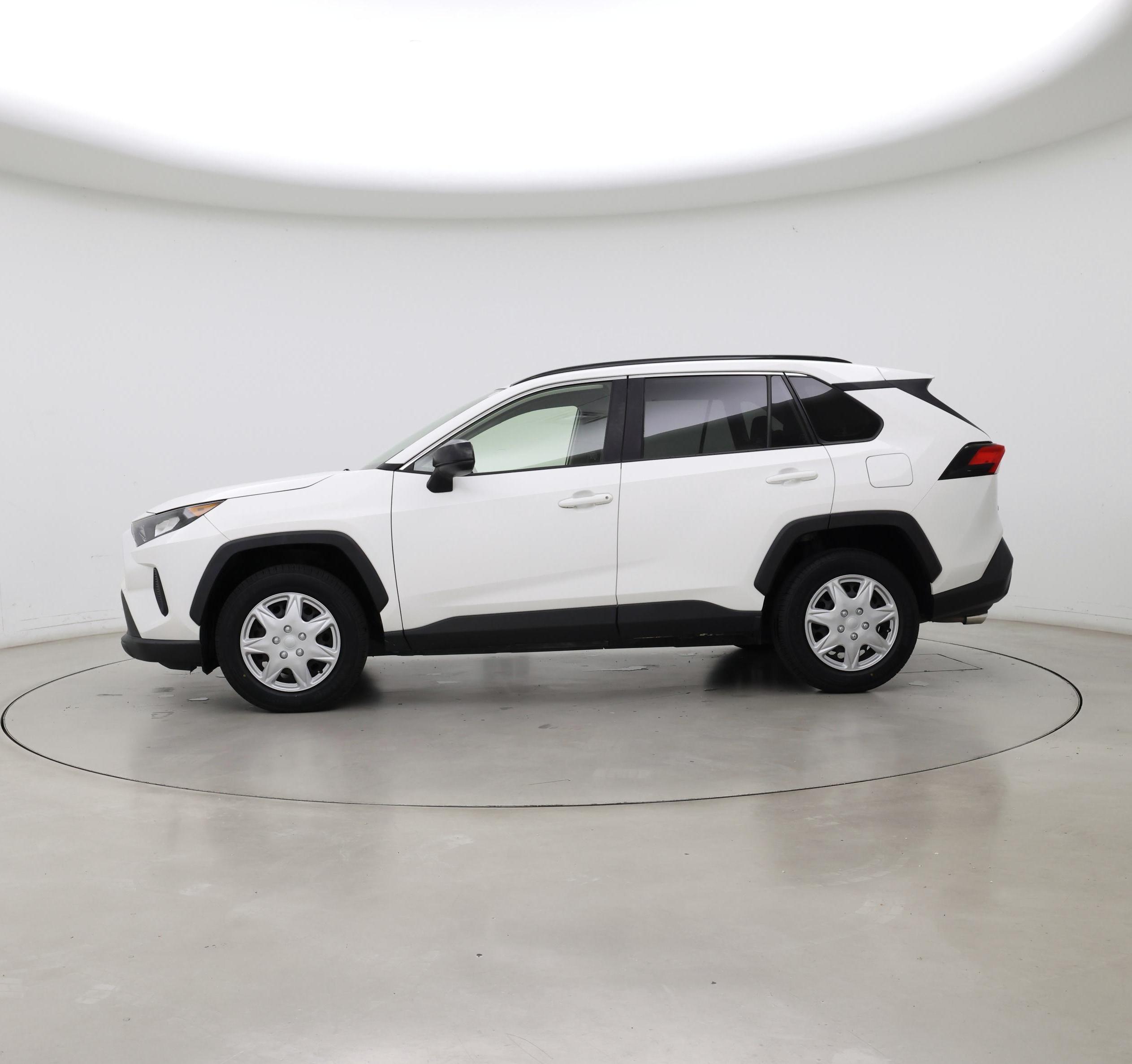 Thumbnail: 2019 Toyota RAV4 - 3