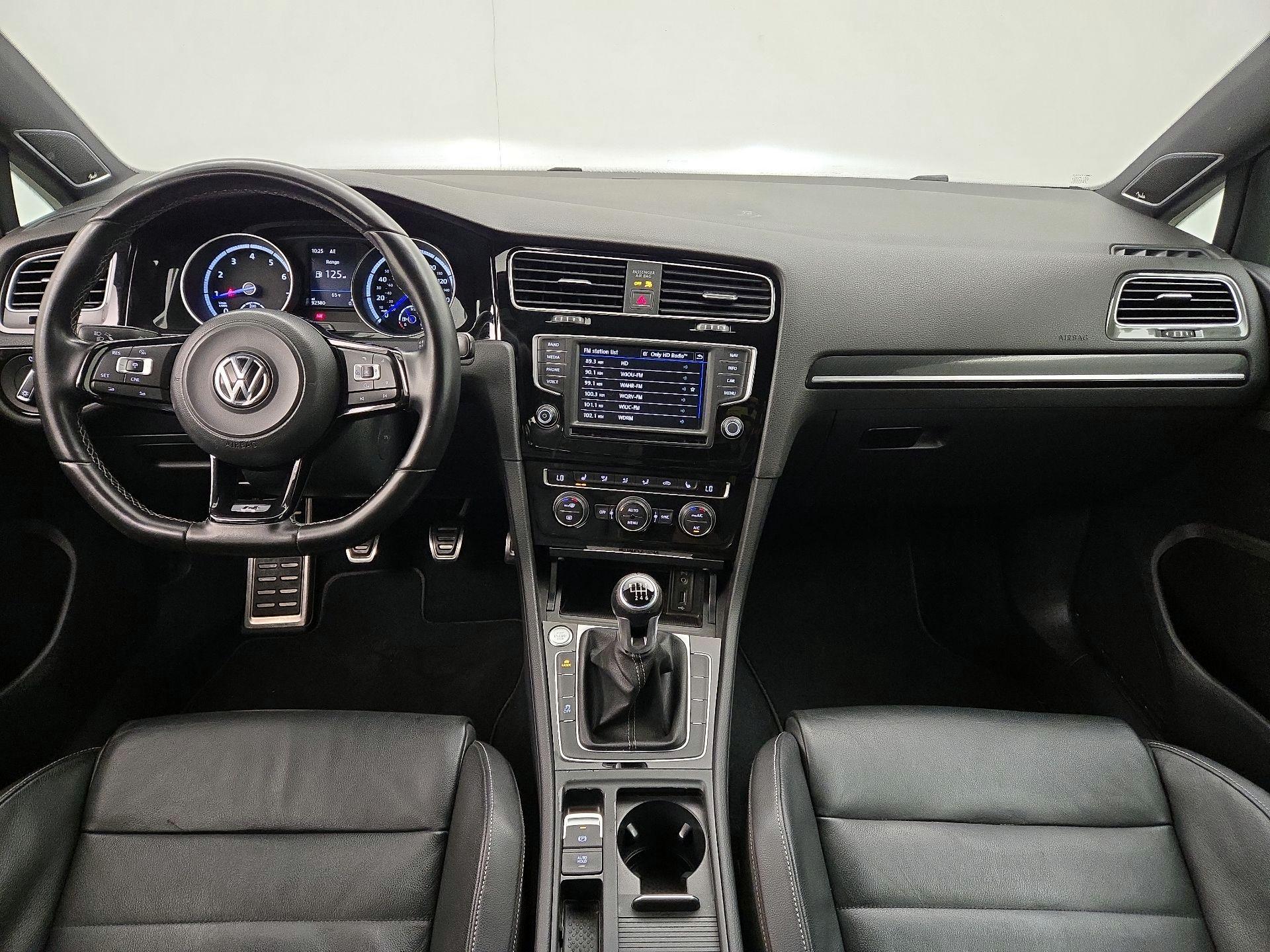 Thumbnail: 2017 Volkswagen Golf - 9