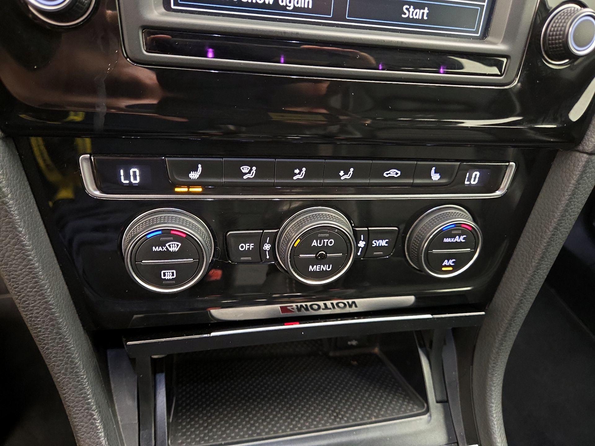 Thumbnail: 2017 Volkswagen Golf - 17