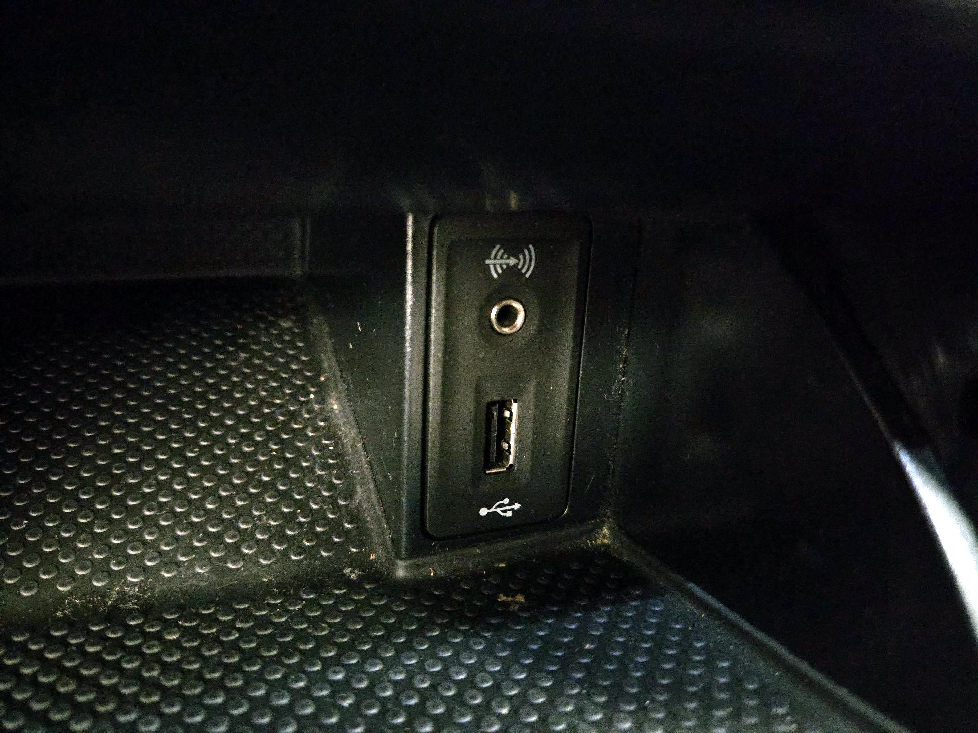 Thumbnail: 2017 Volkswagen Golf - 19