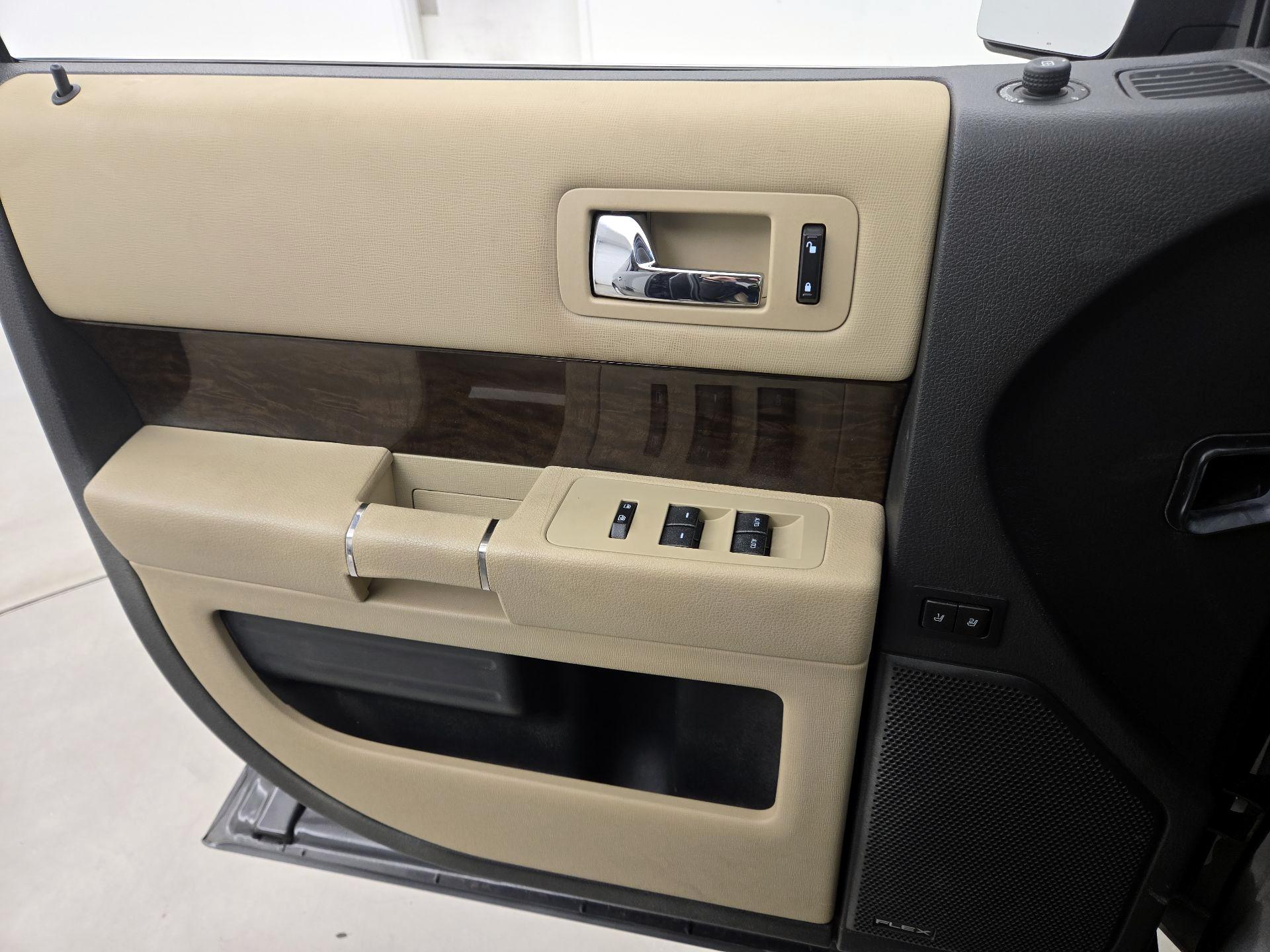 Thumbnail: 2019 Ford Flex - 12