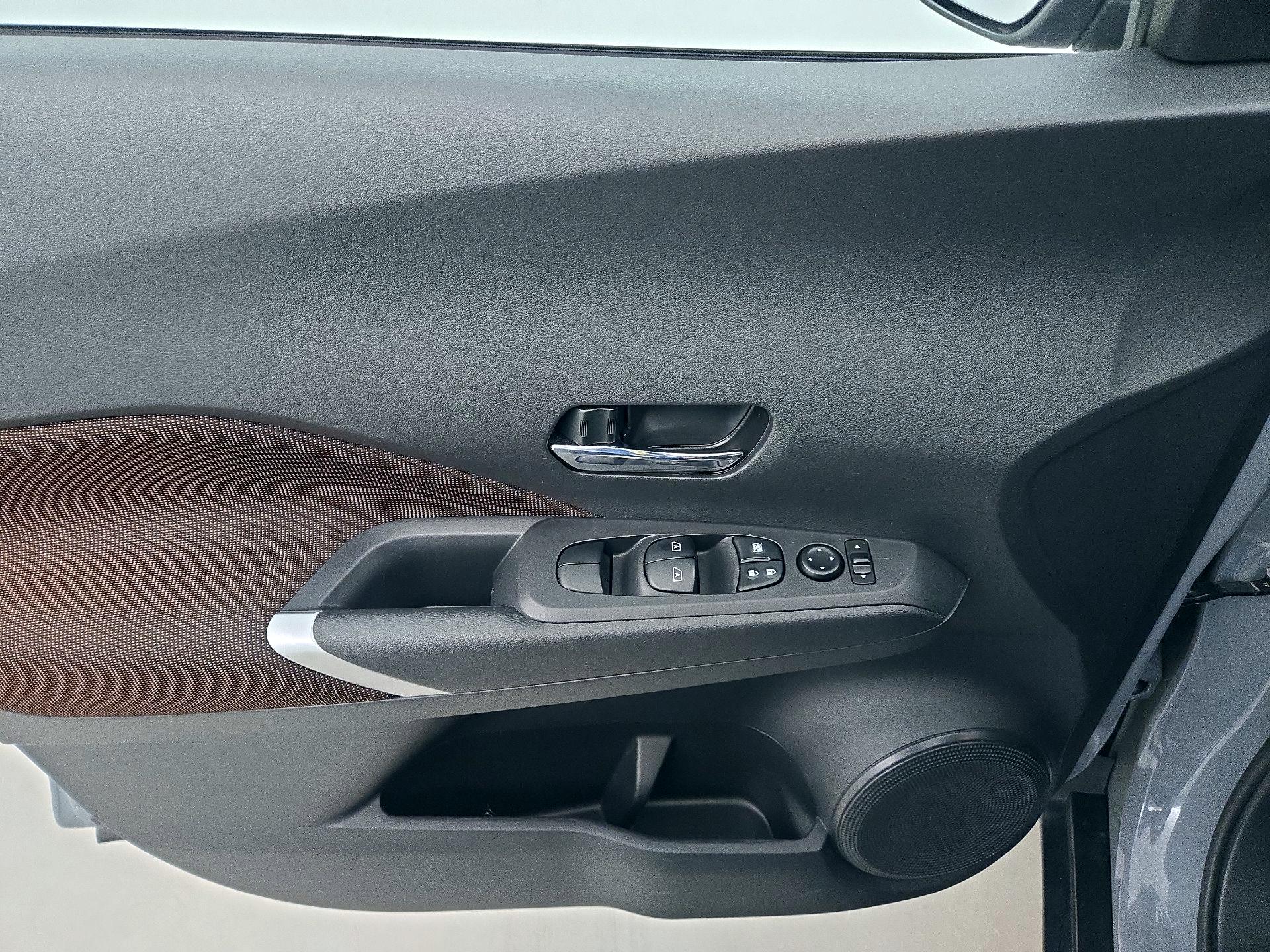 Thumbnail: 2022 Nissan Kicks - 12