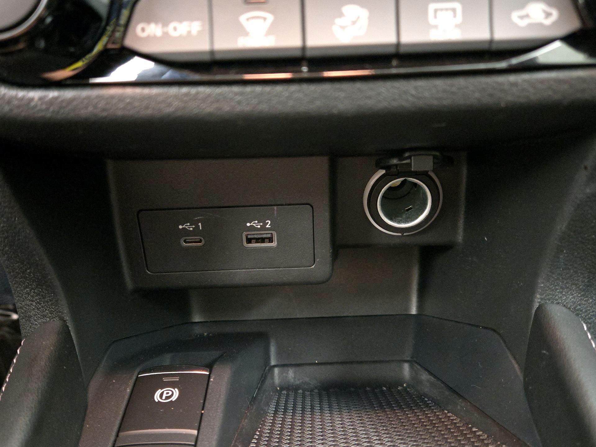 Thumbnail: 2022 Nissan Kicks - 18