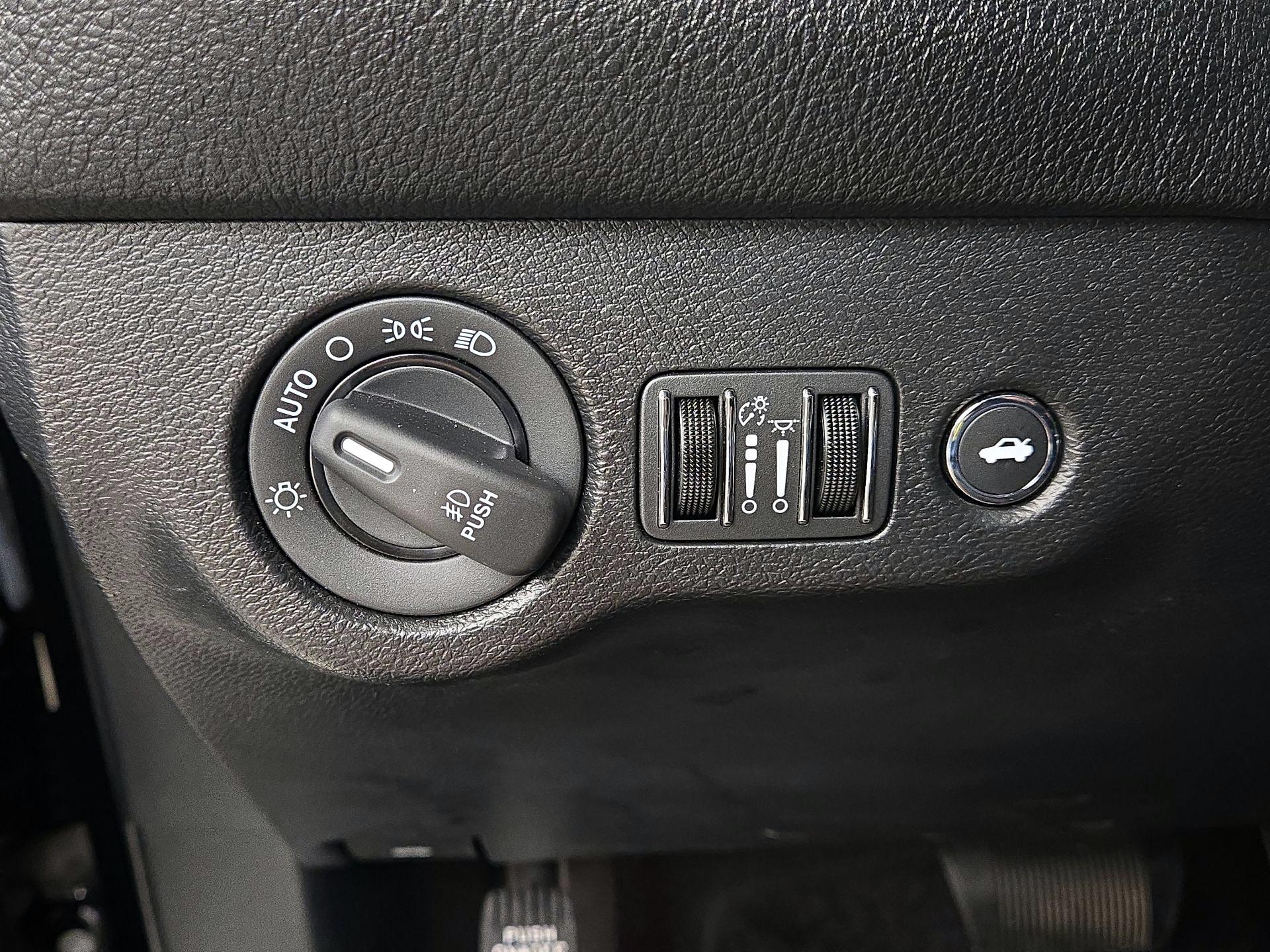 Thumbnail: 2019 Dodge Challenger - 13