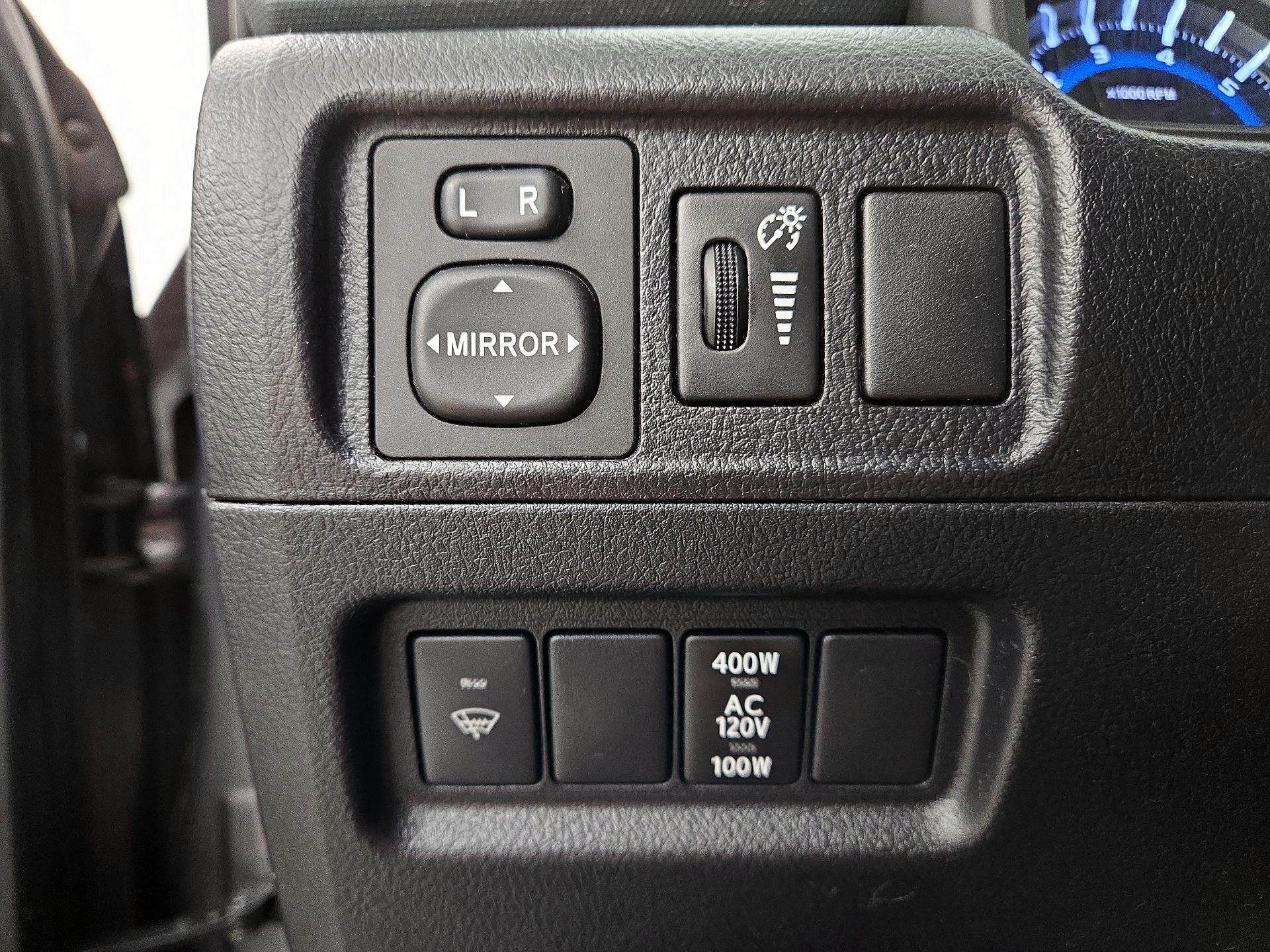 Thumbnail: 2016 Toyota 4Runner - 13