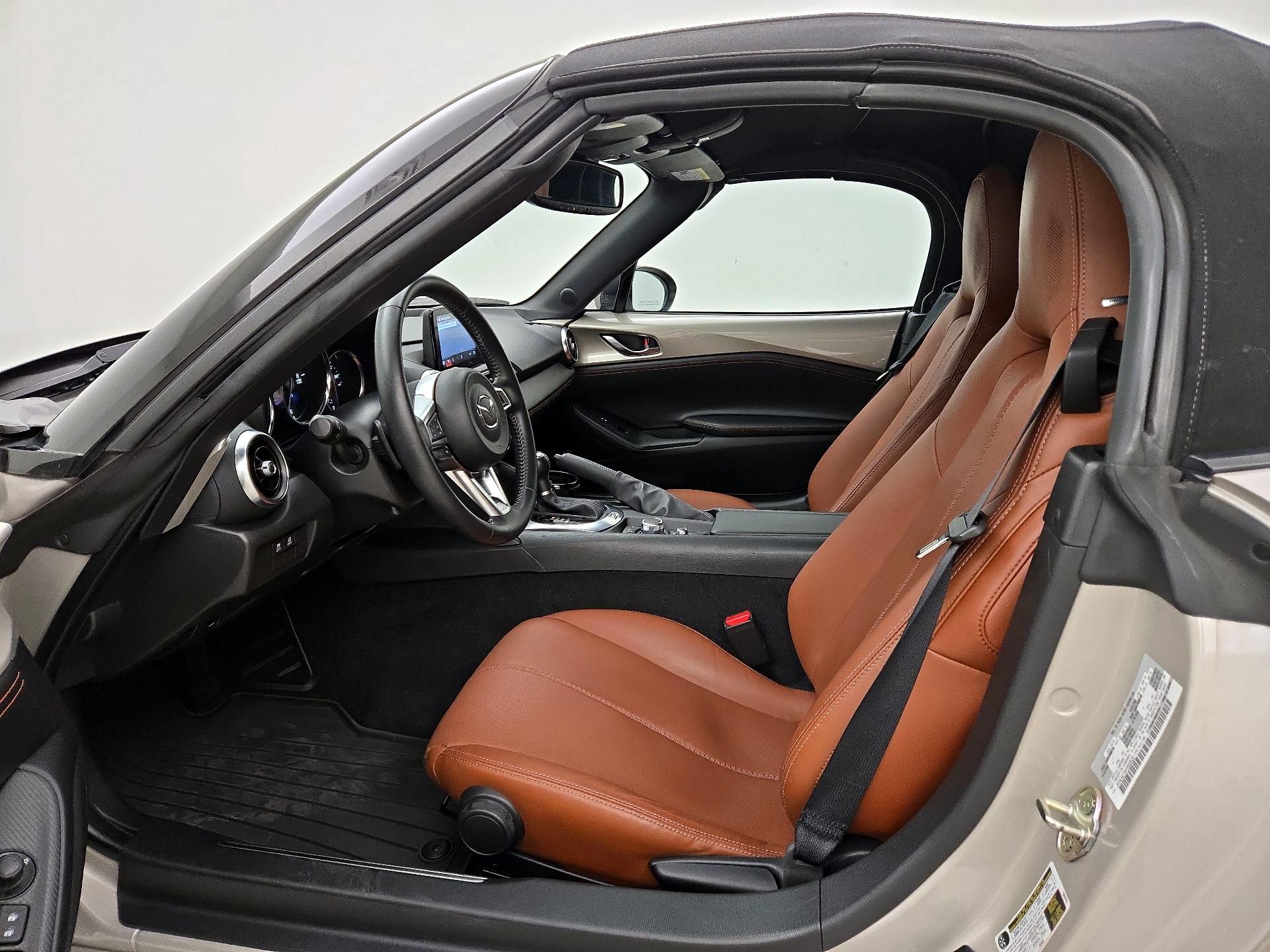 Thumbnail: 2023 Mazda MX-5 Miata - 11